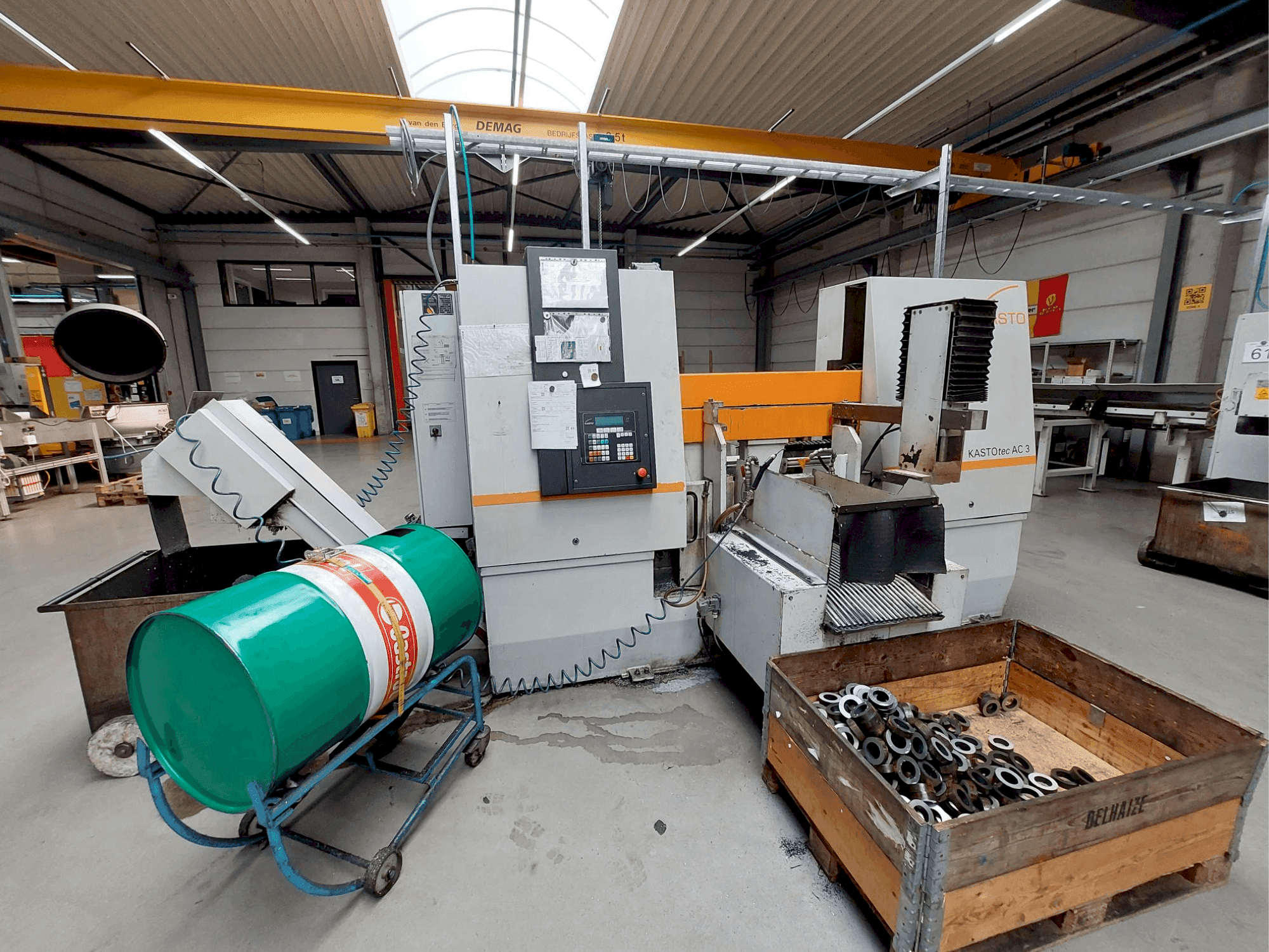 Vista frontal de la máquina KASTO tec A3