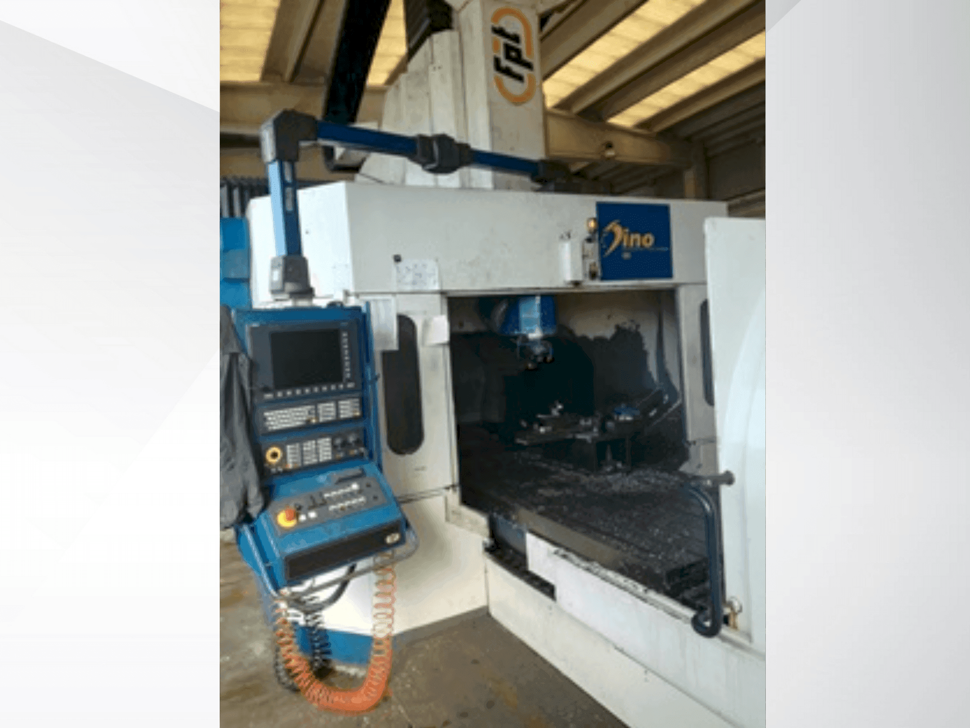 Vista frontal de la máquina FPT DINO