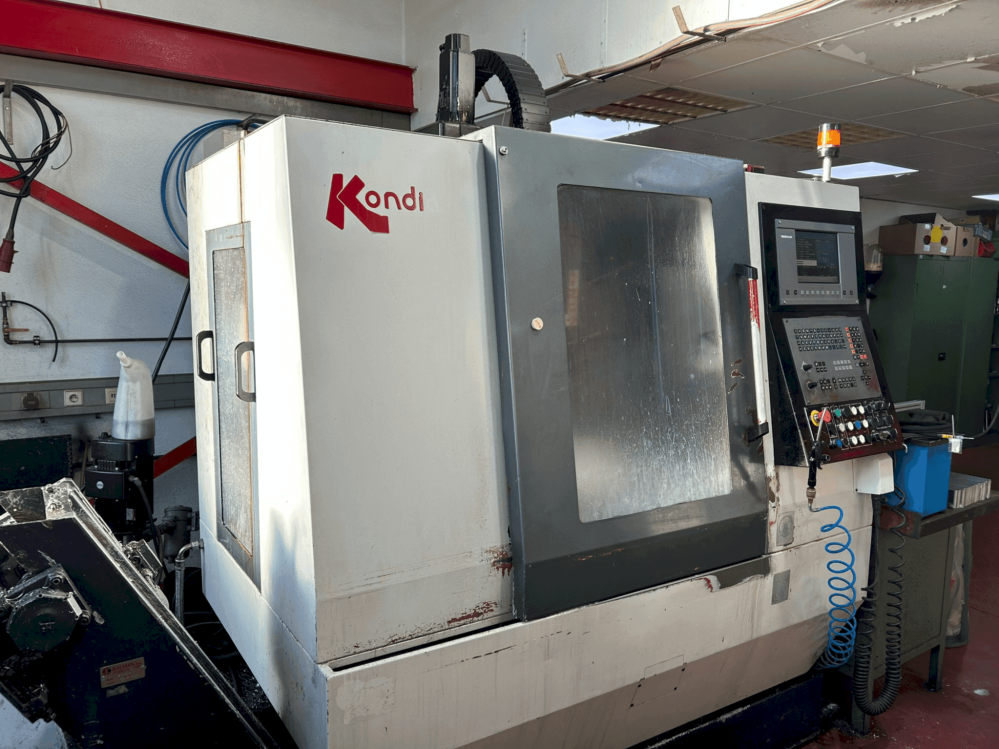 Front view of KONDIA B-640 machine