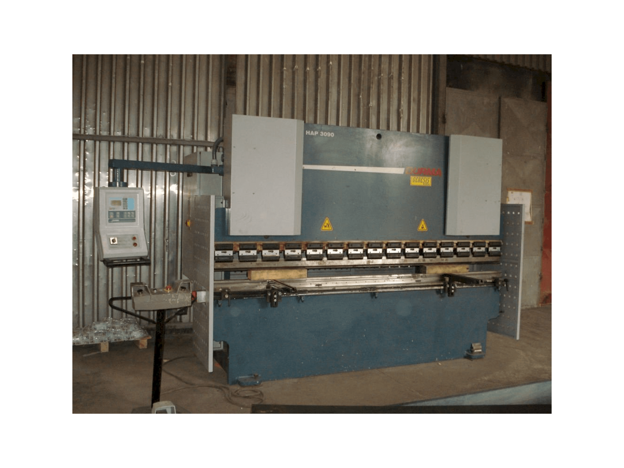 Vista frontal de la máquina Durma HAP 3090