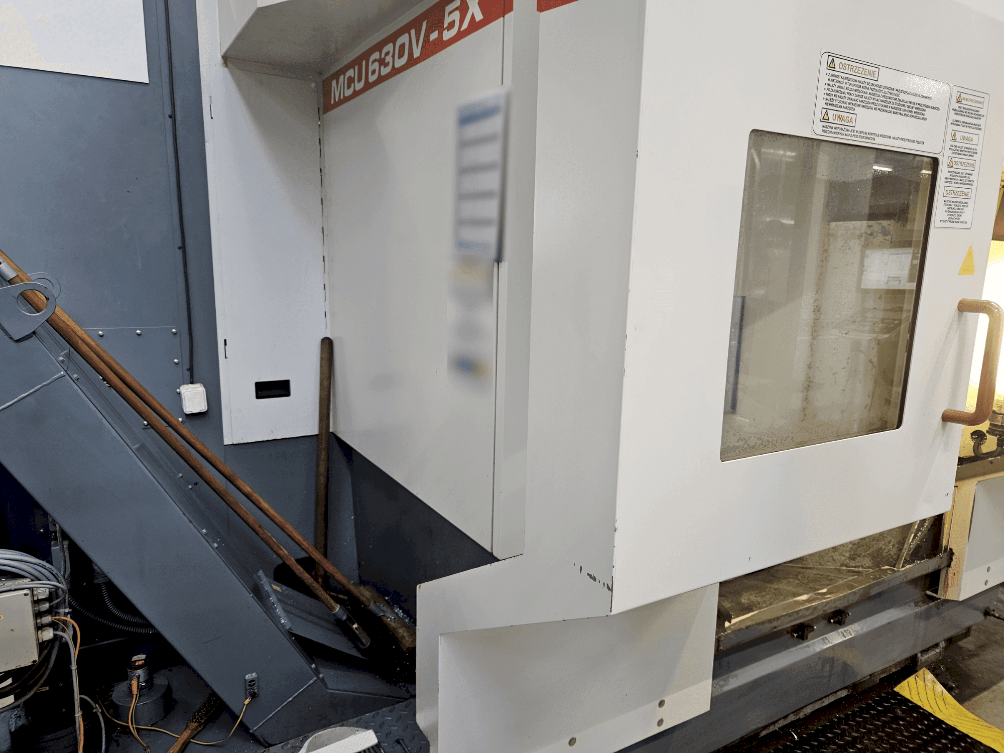 Vista lateral der KOVOSVIT MAS MCU 630V-5X Maschine