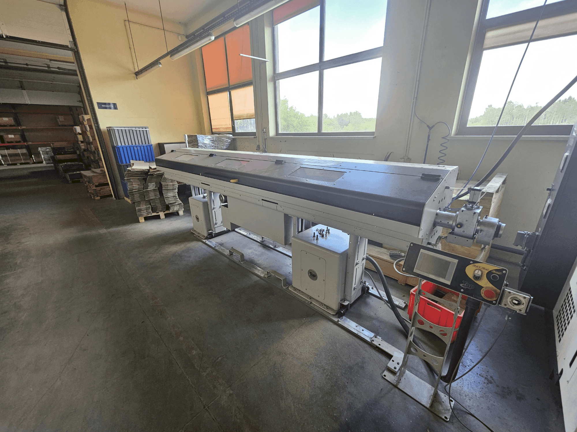 Vista frontal de la máquina TOP Automazioni FUSION 352 SX