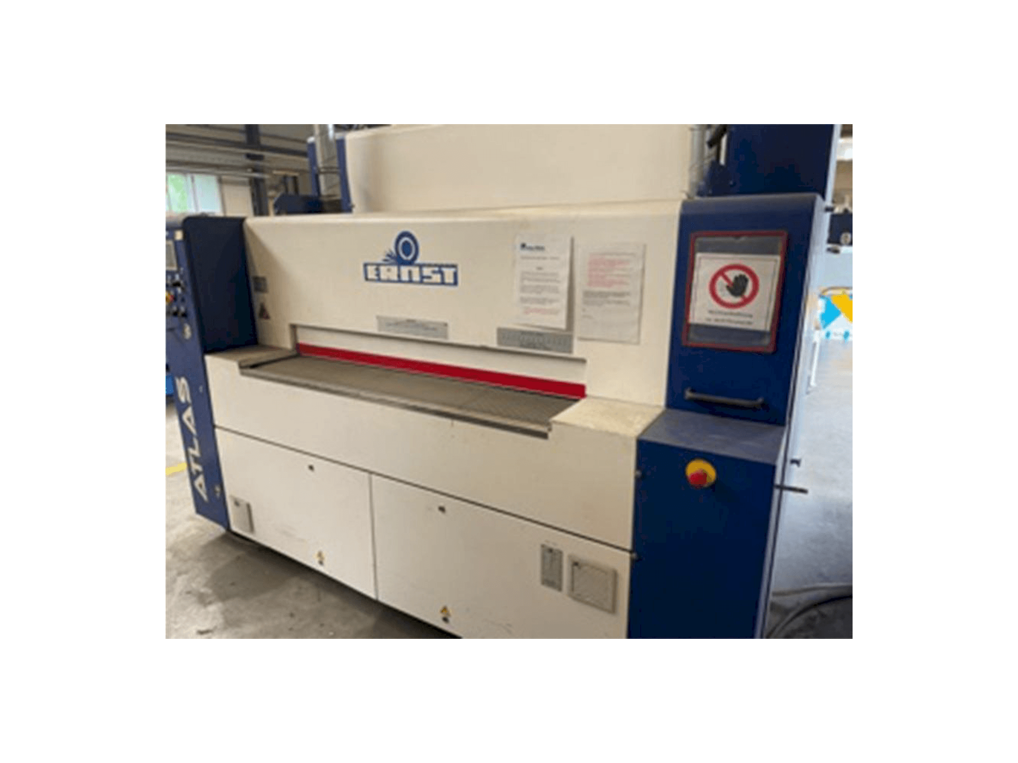 Vista frontal de la máquina ERNST ATLAS ES