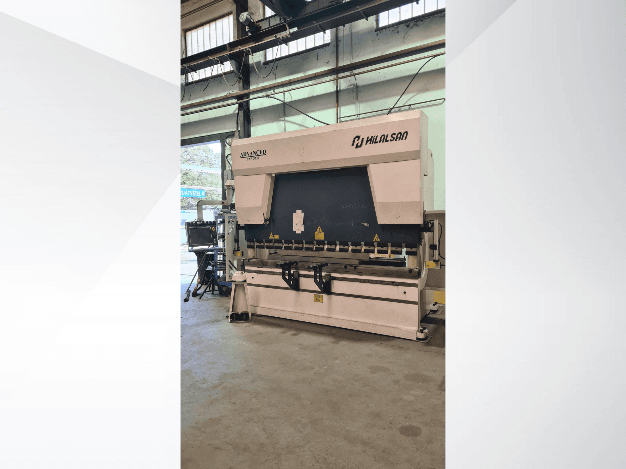 Vista frontal de la máquina HILALSAN Advanced Cap 3320