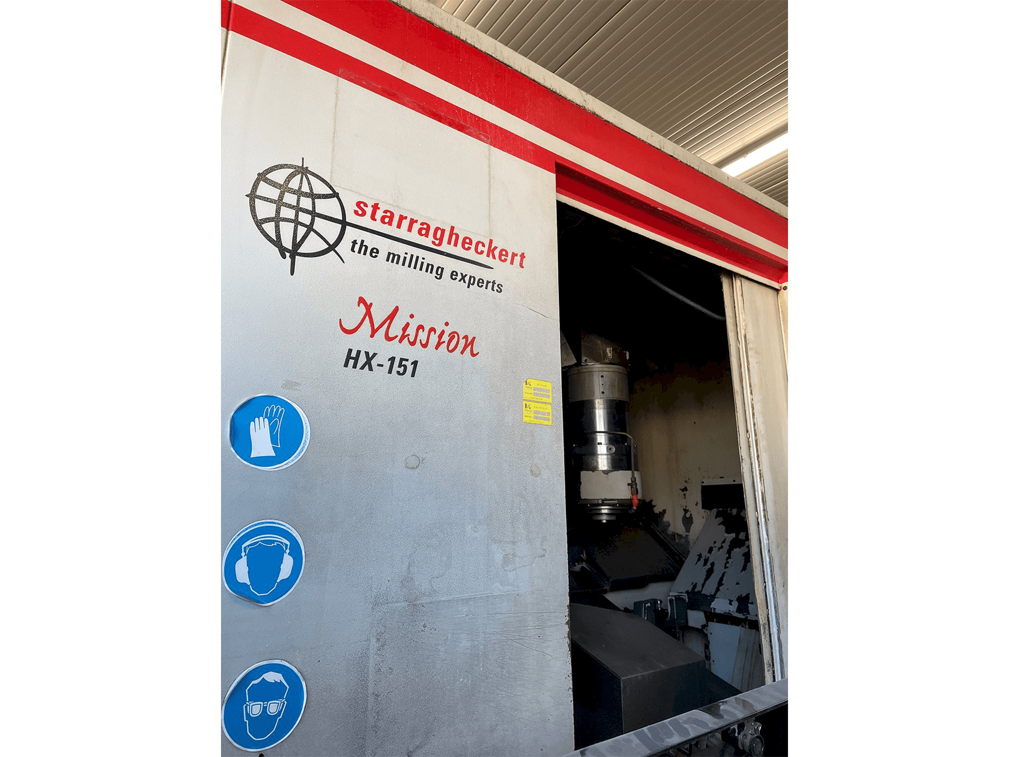 Vista frontal de la máquina Starrag HX 151 (2004)