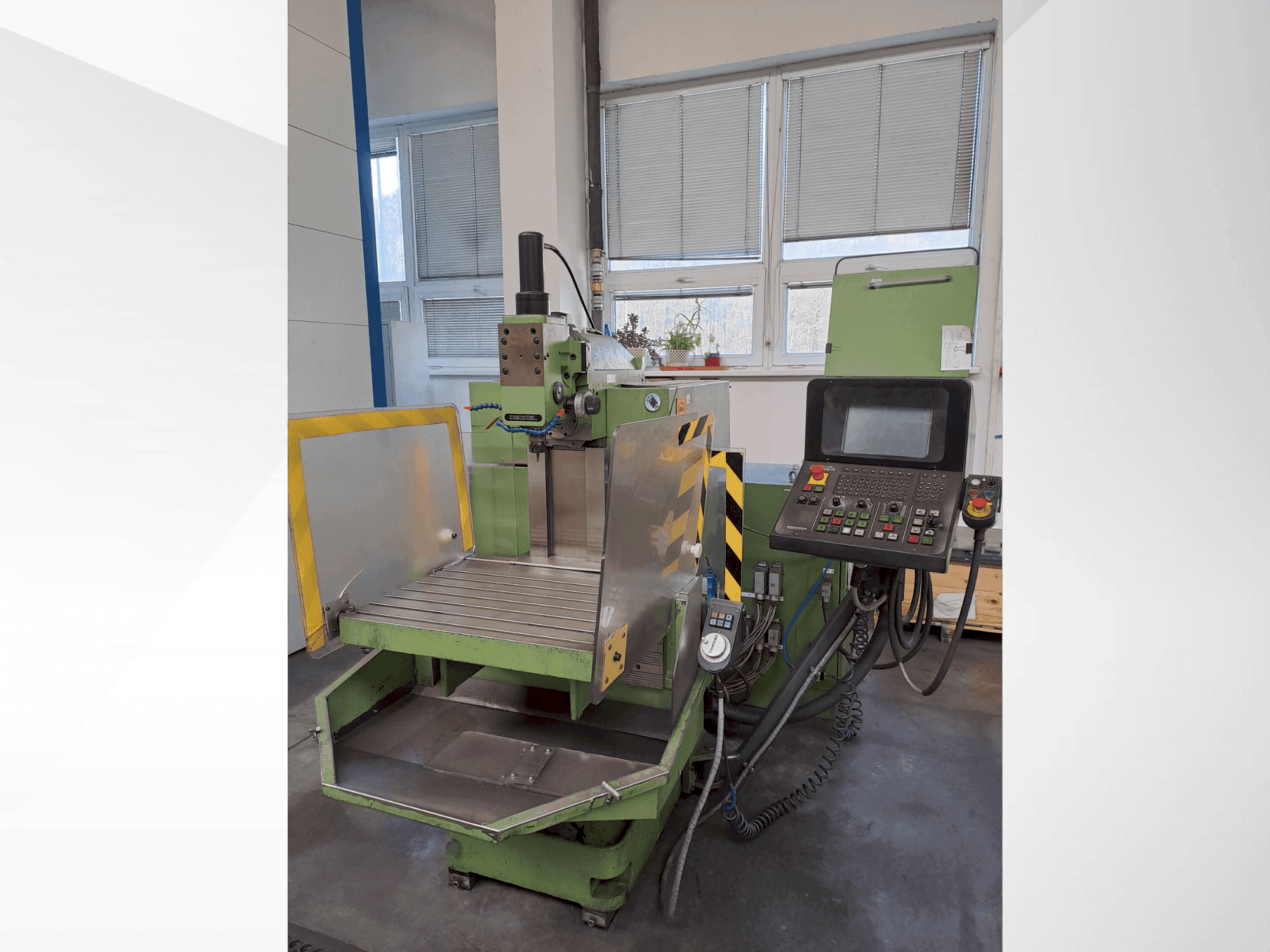 Front view of DECKEL FP 3A (1999) machine