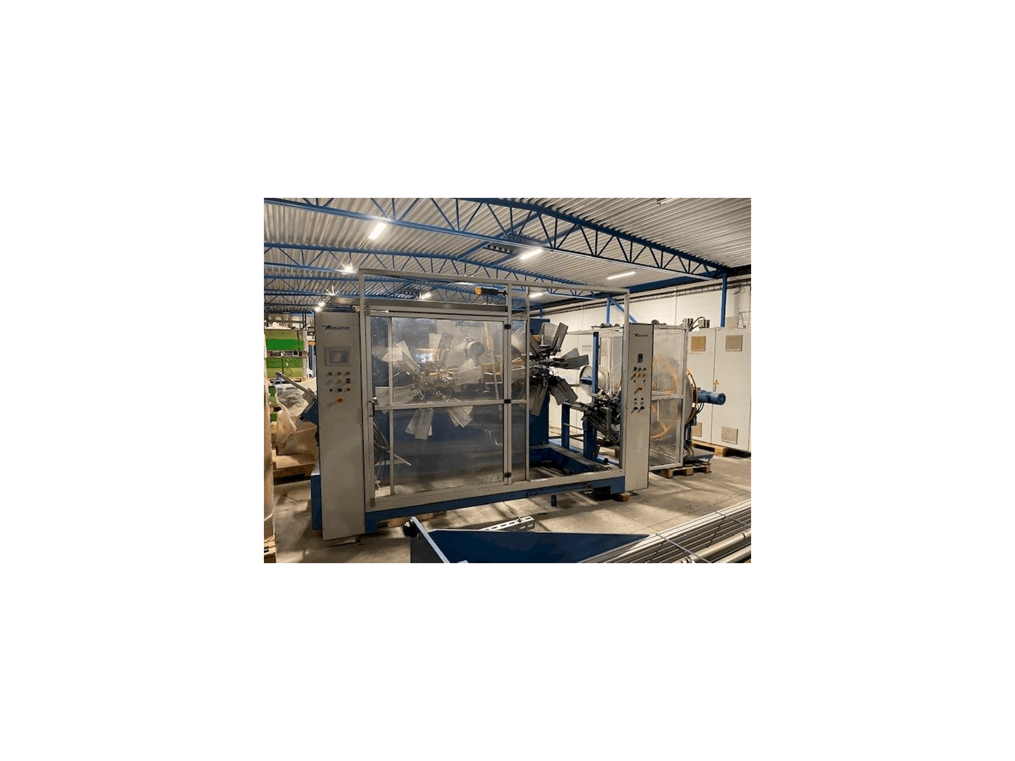 Vista frontal de la máquina Maillefer PCL 14-32