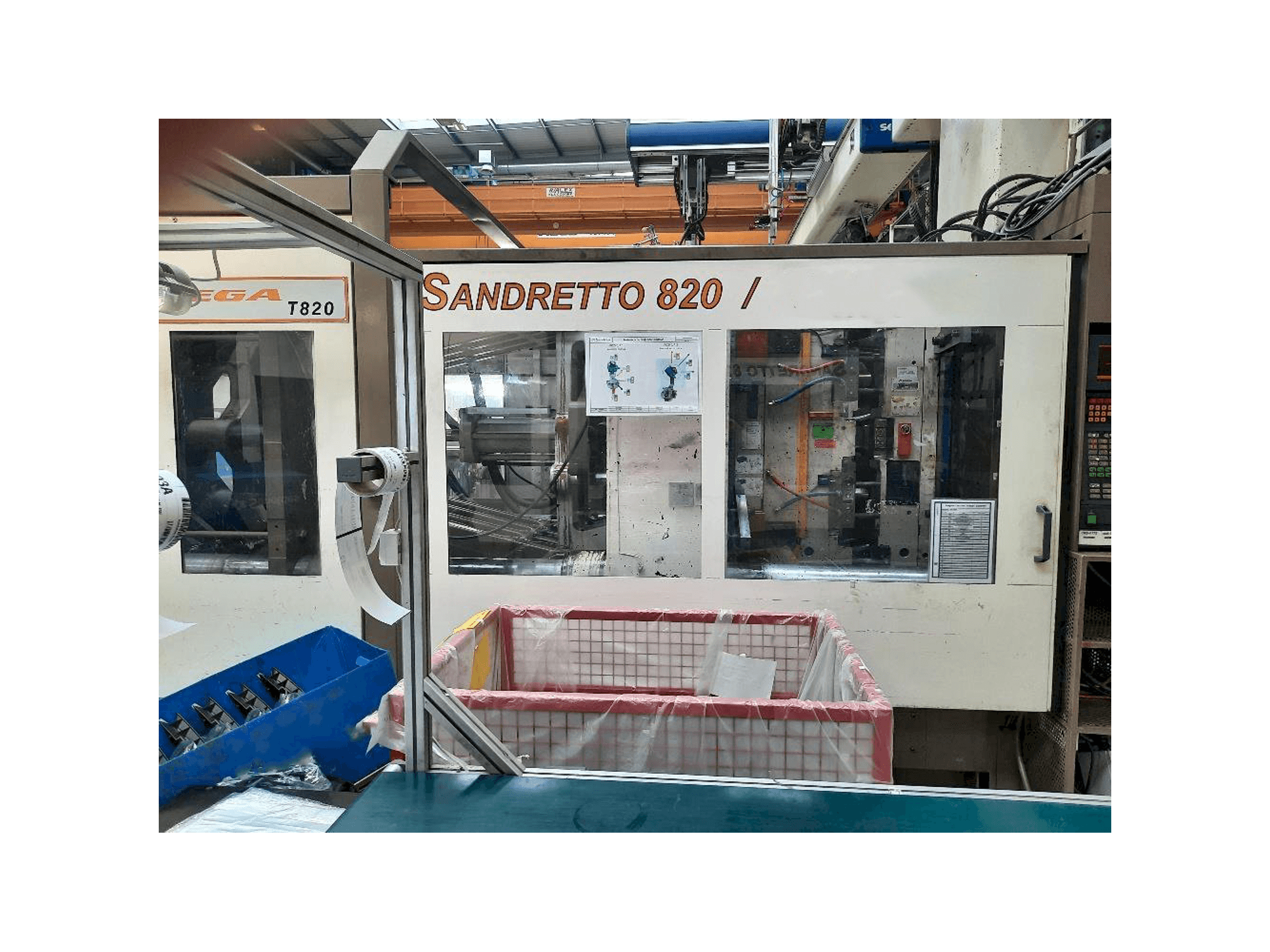 Vista frontal de la máquina SANDRETTO 820/6434