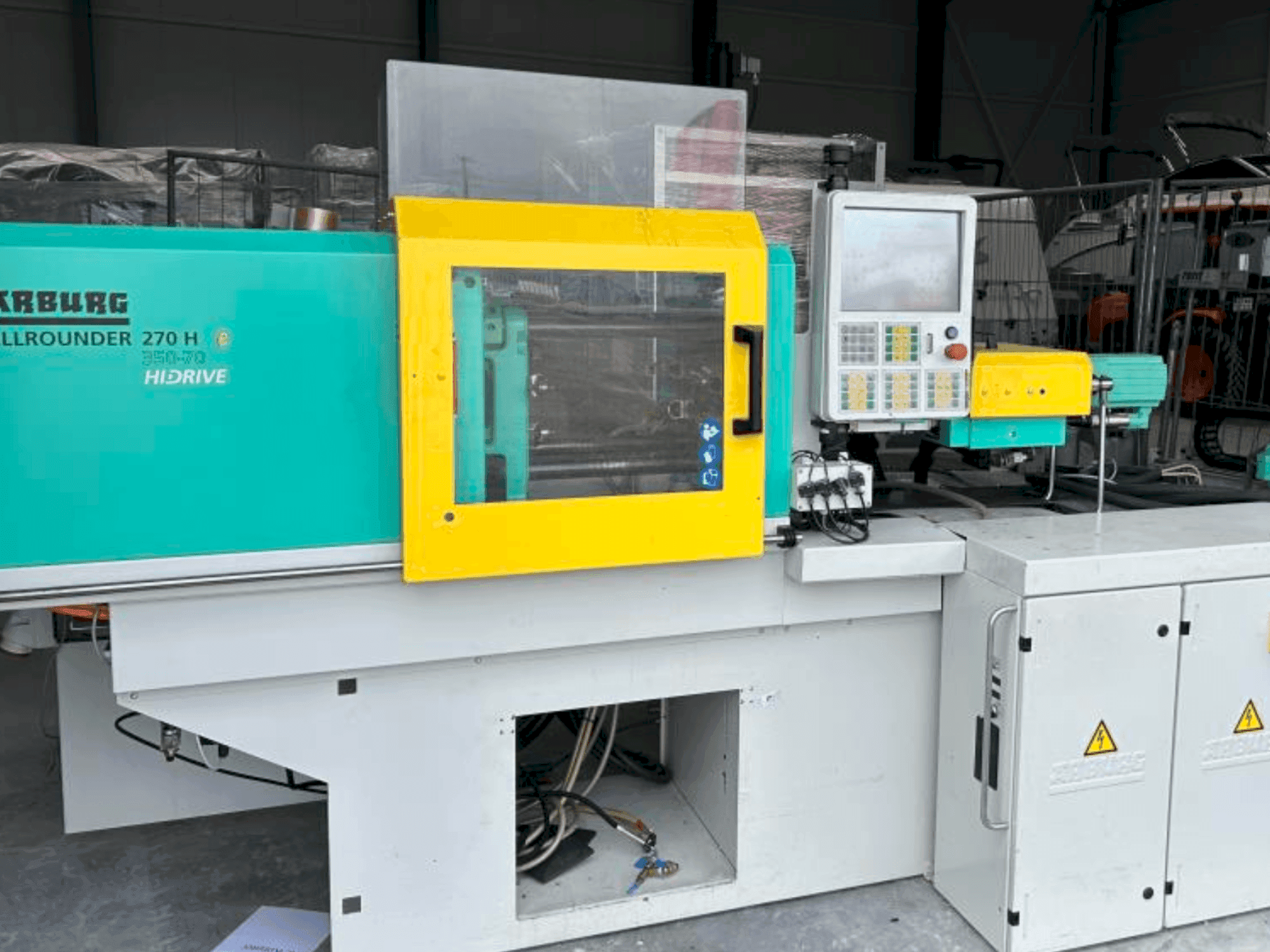 Front view of Arburg Allrounder 270 H 350-70 machine