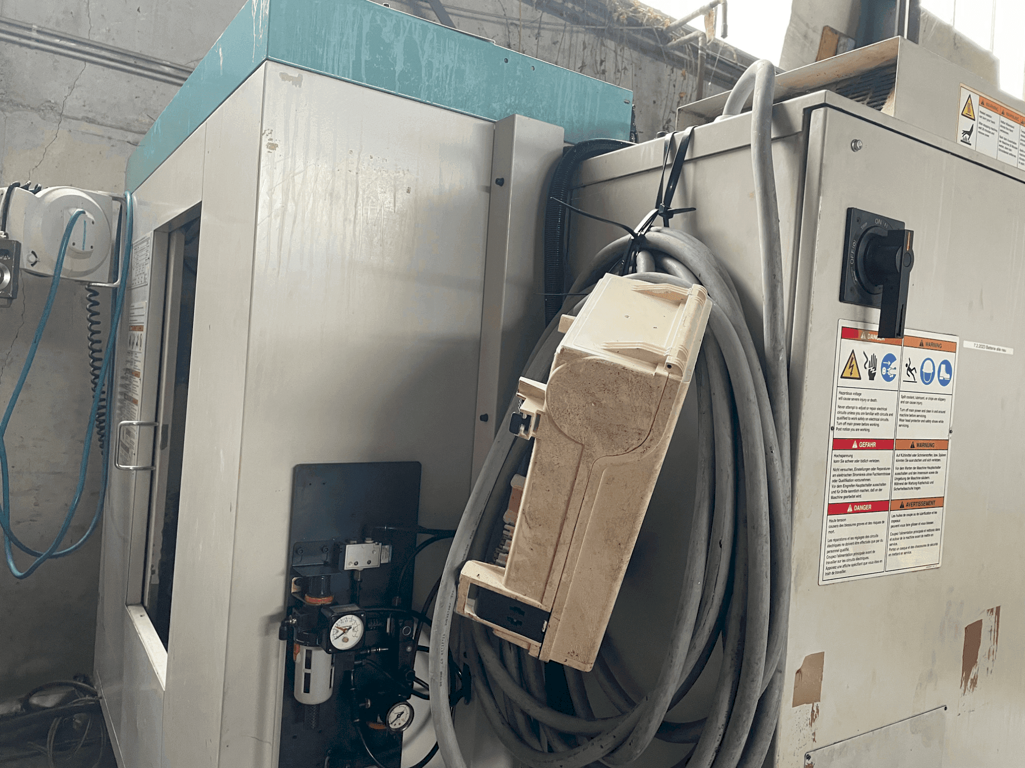 Vista frontal de la máquina Brother TC22A (1999)