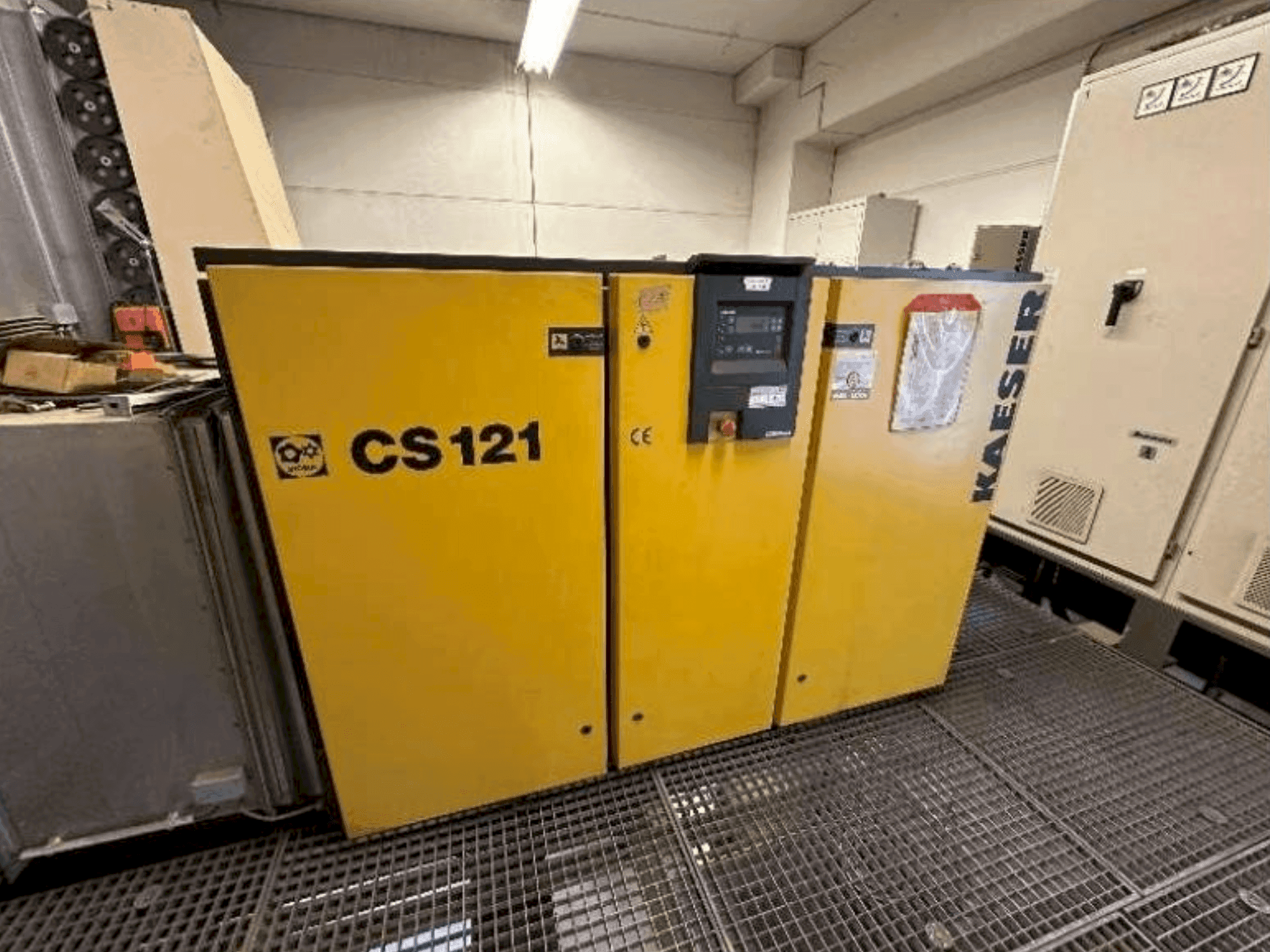 Front view of KAESER Compressor System machine