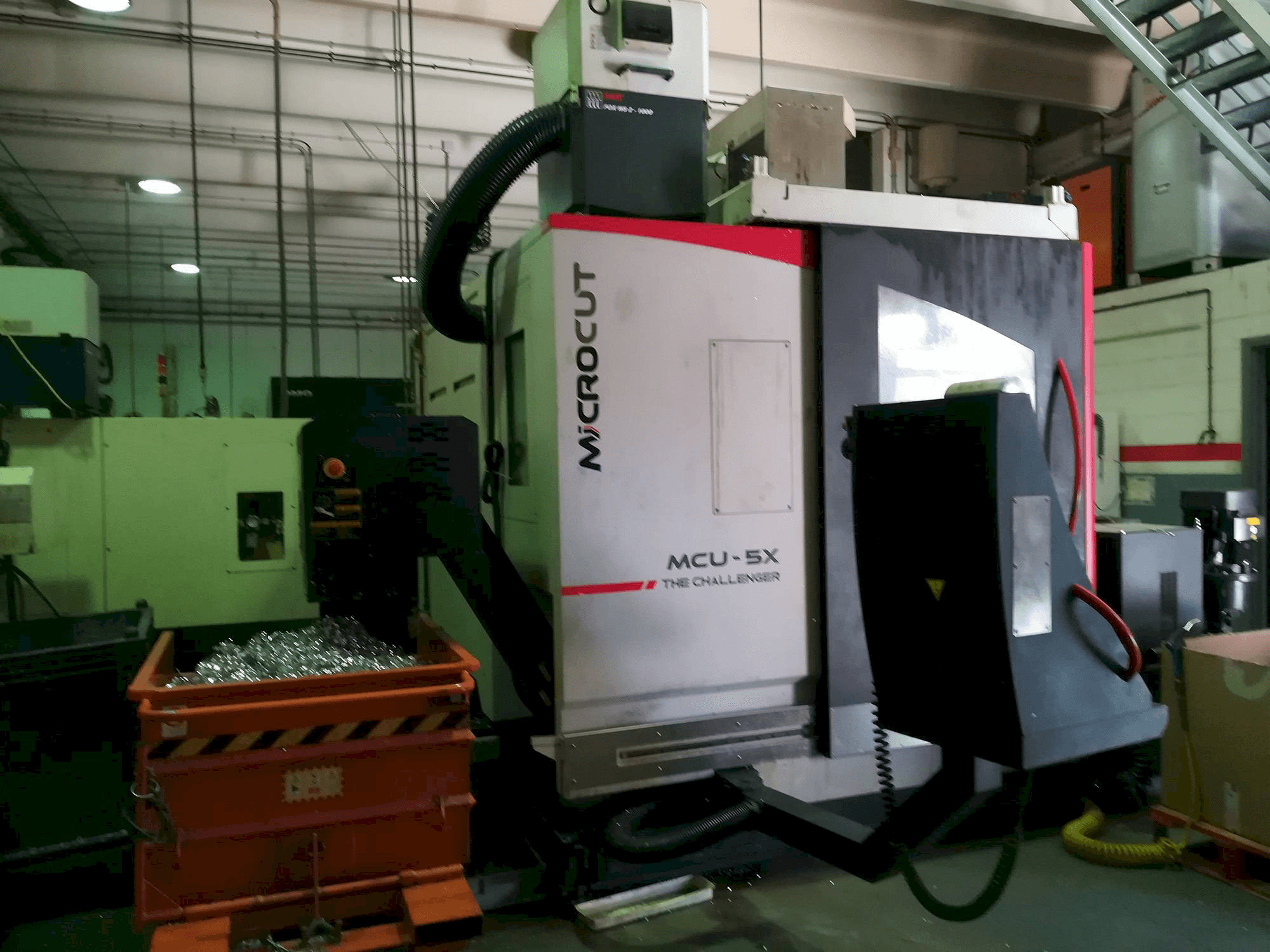 Vista frontal de la máquina MICROCUT MCU-5X