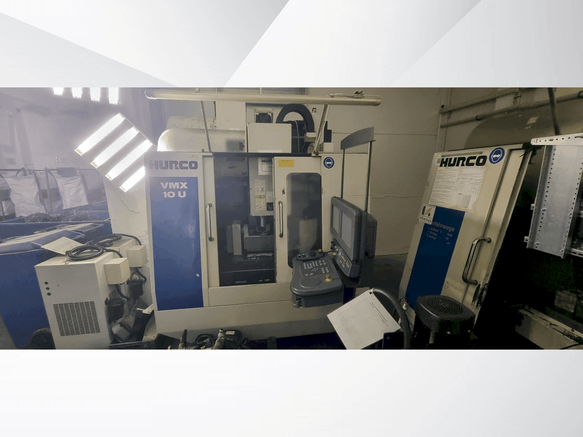 Vista frontal de la máquina Hurco VMX 10U