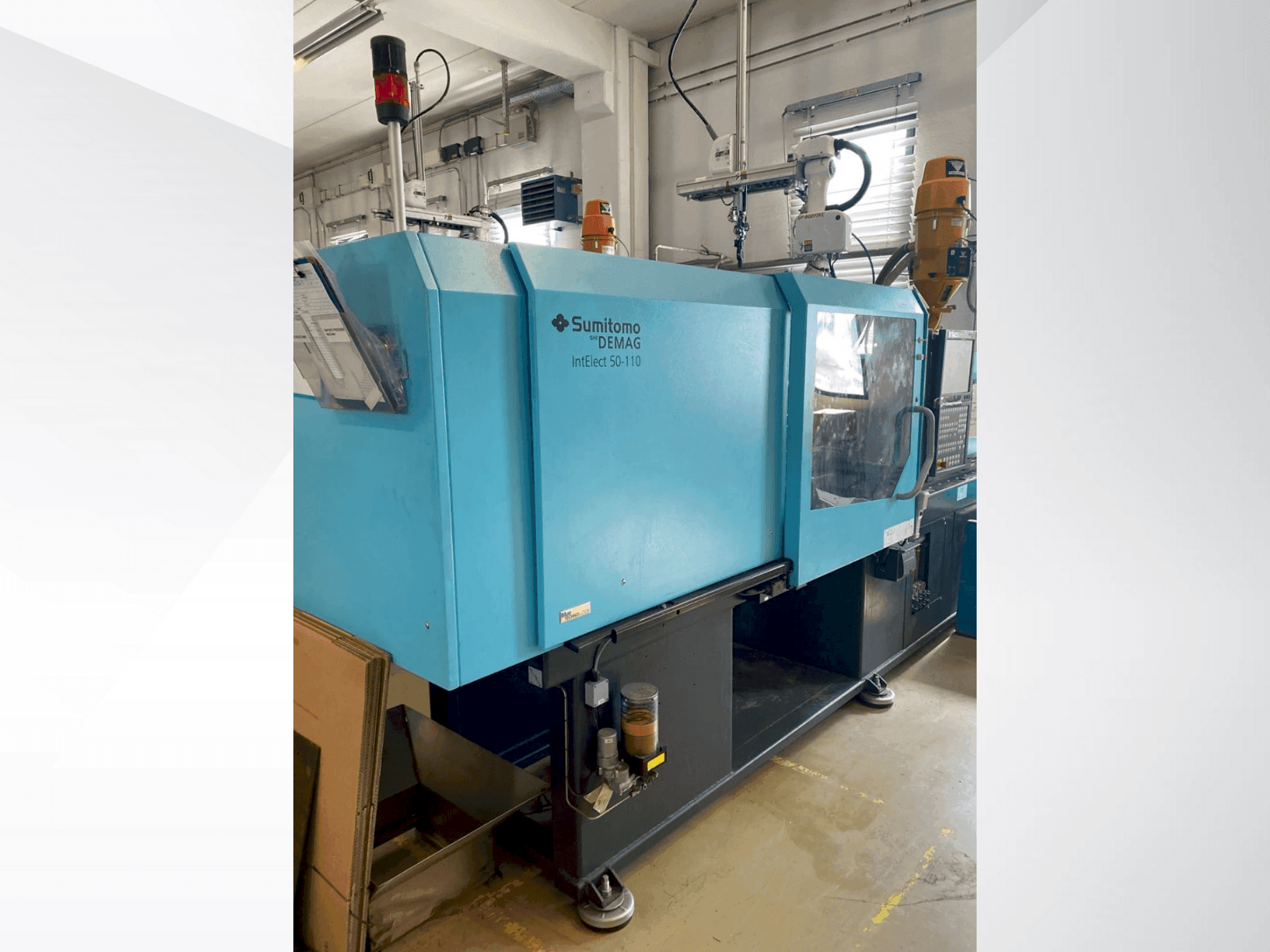 Vista frontal de la máquina DEMAG IntElect 50/370-110