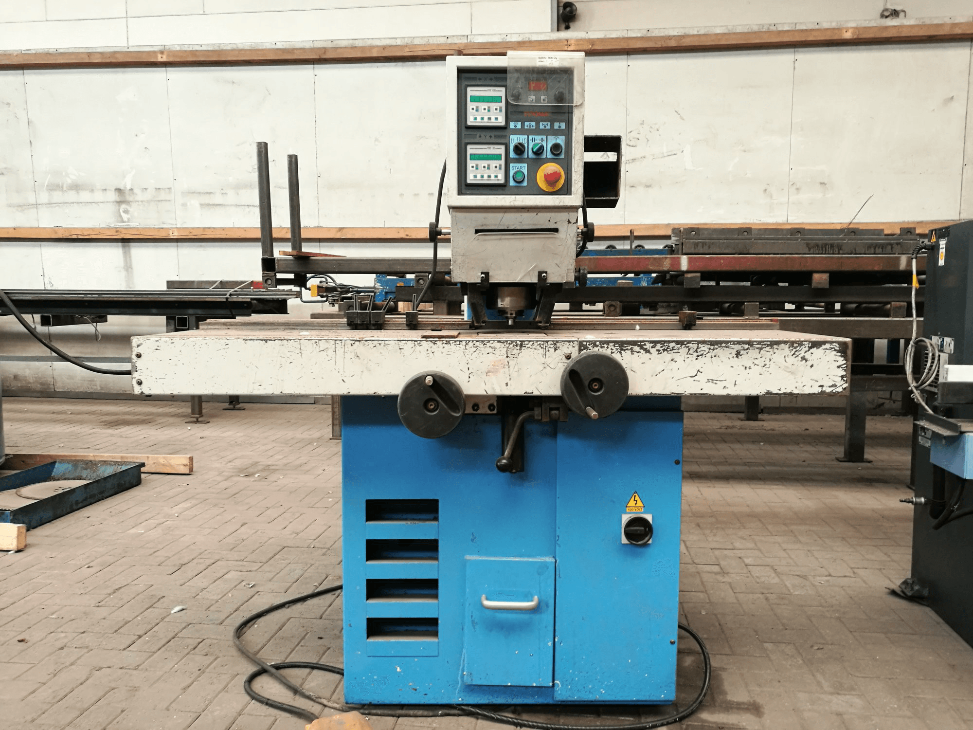 Vista frontal de la máquina Euromac XP 750/25