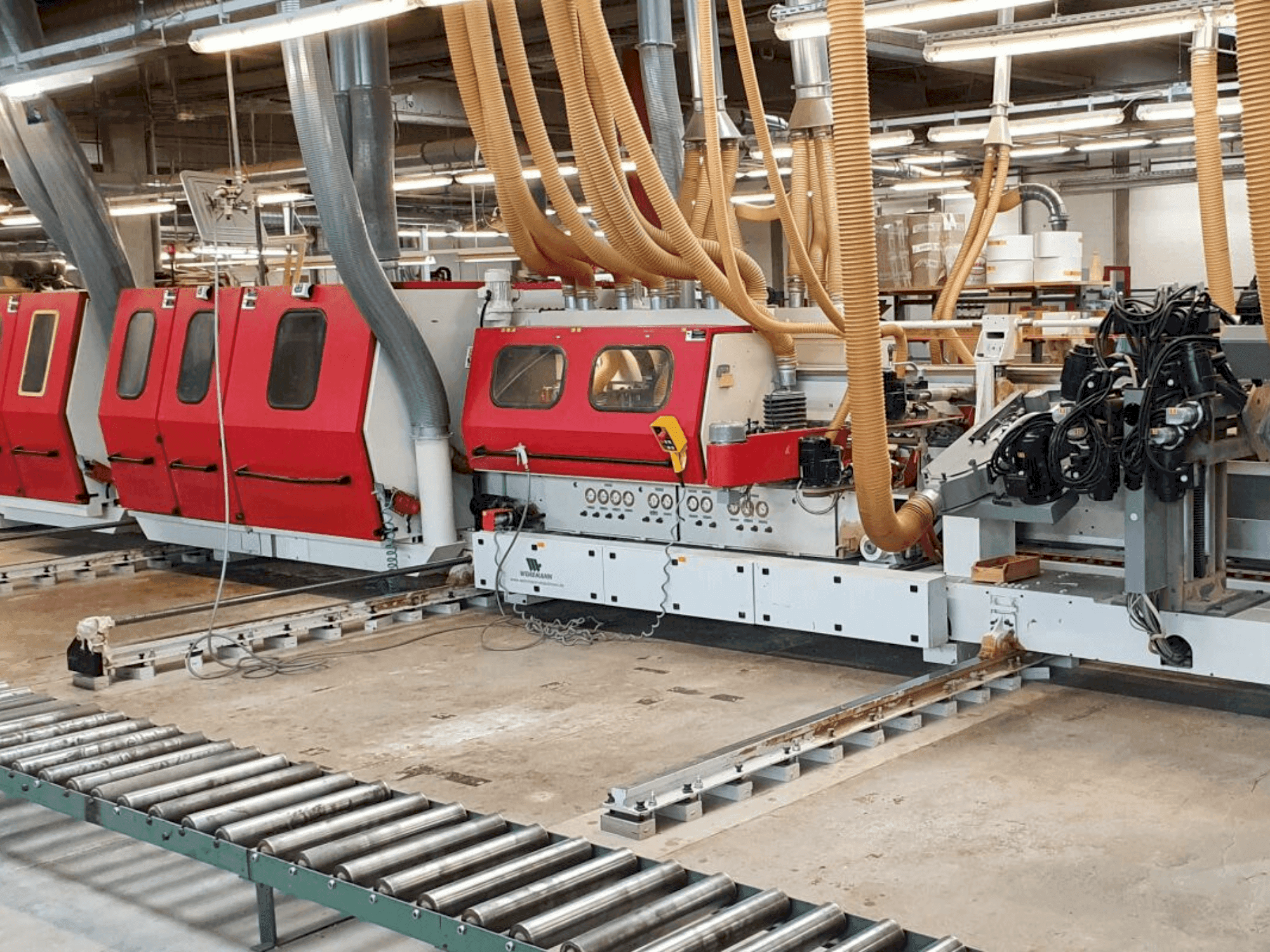 Vista frontal de la máquina WEHRMANN Combima