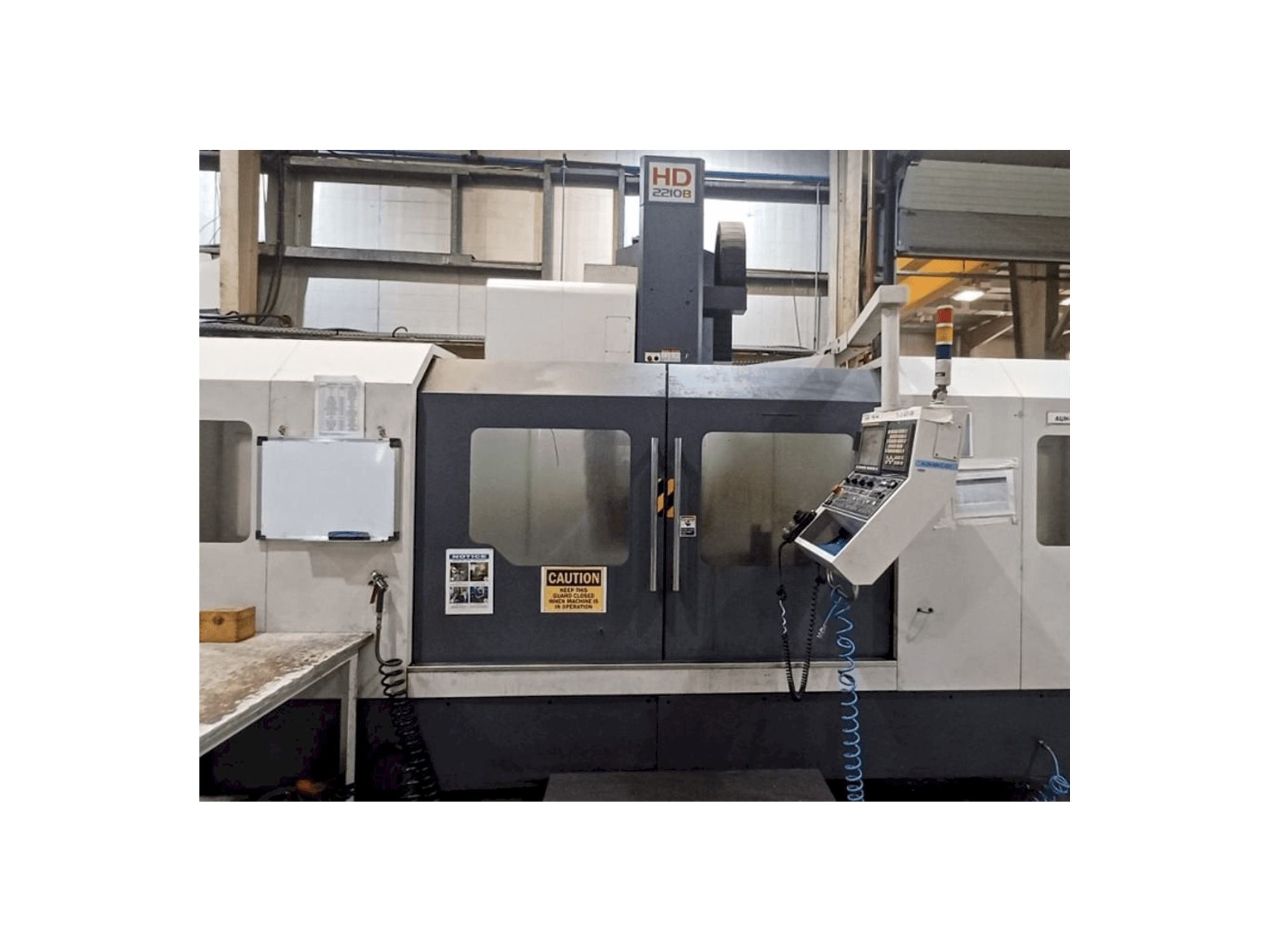 Vista frontal de la máquina Dugard HD 2210B