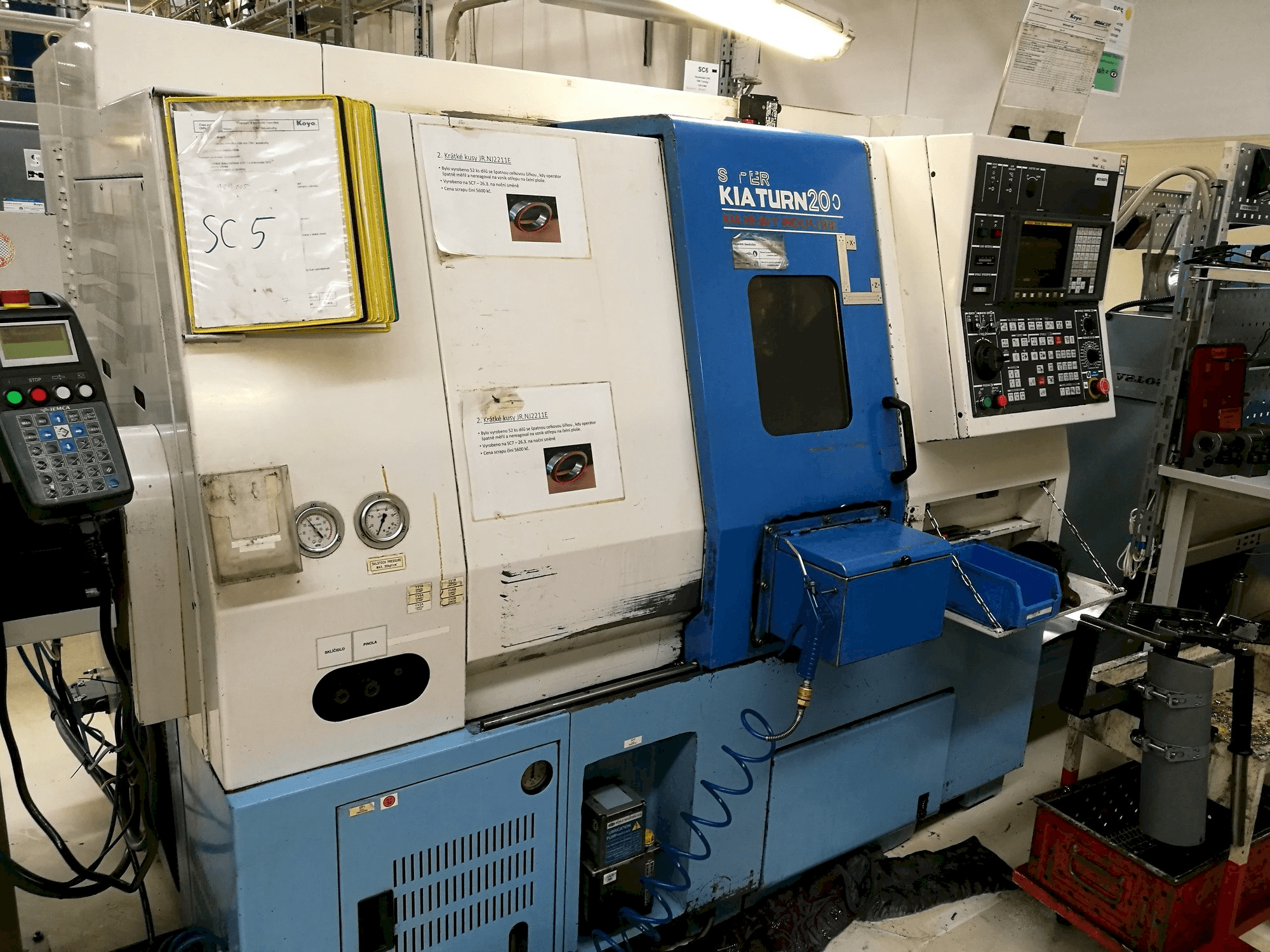 Vista frontal de la máquina Kia Super Kia Turn 200