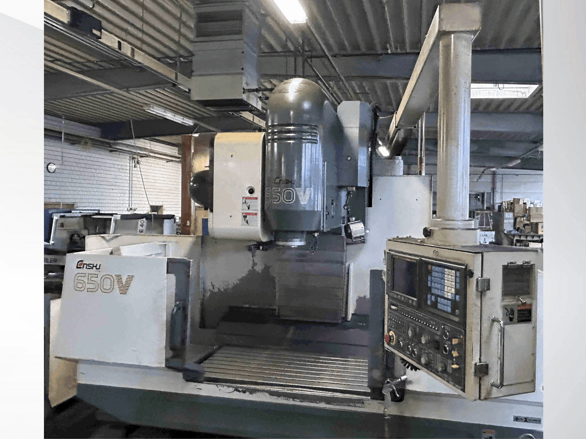 Vista frontal de la máquina Enshu 650 V