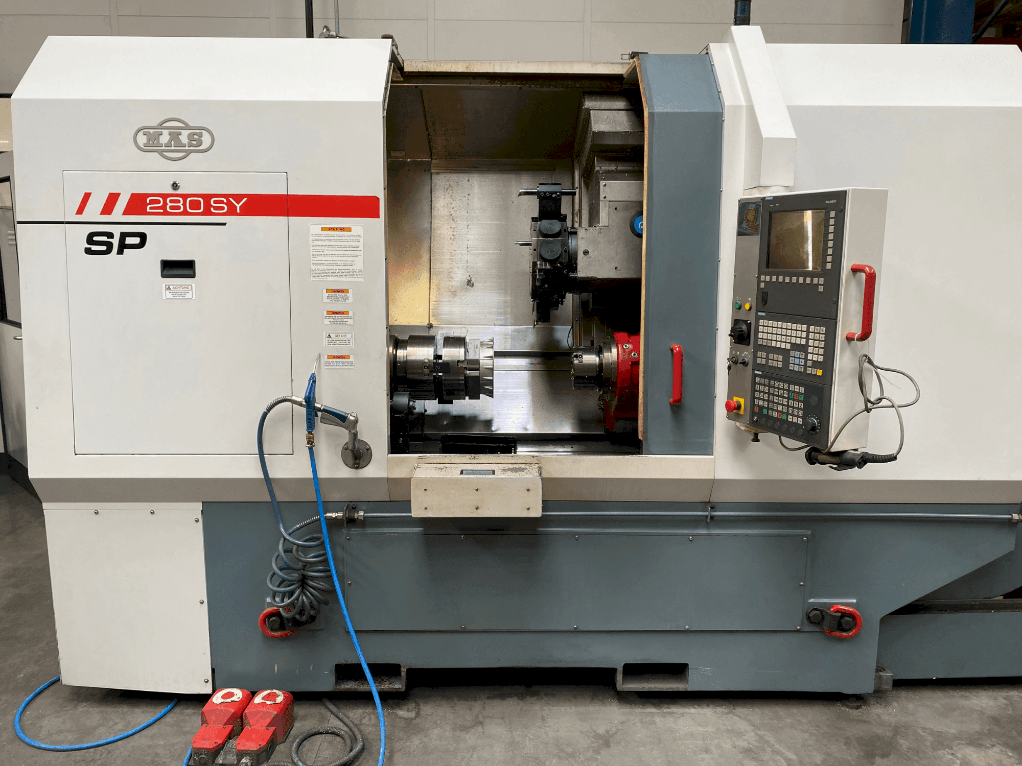 Vista frontal de la máquina MAS SP280 SY