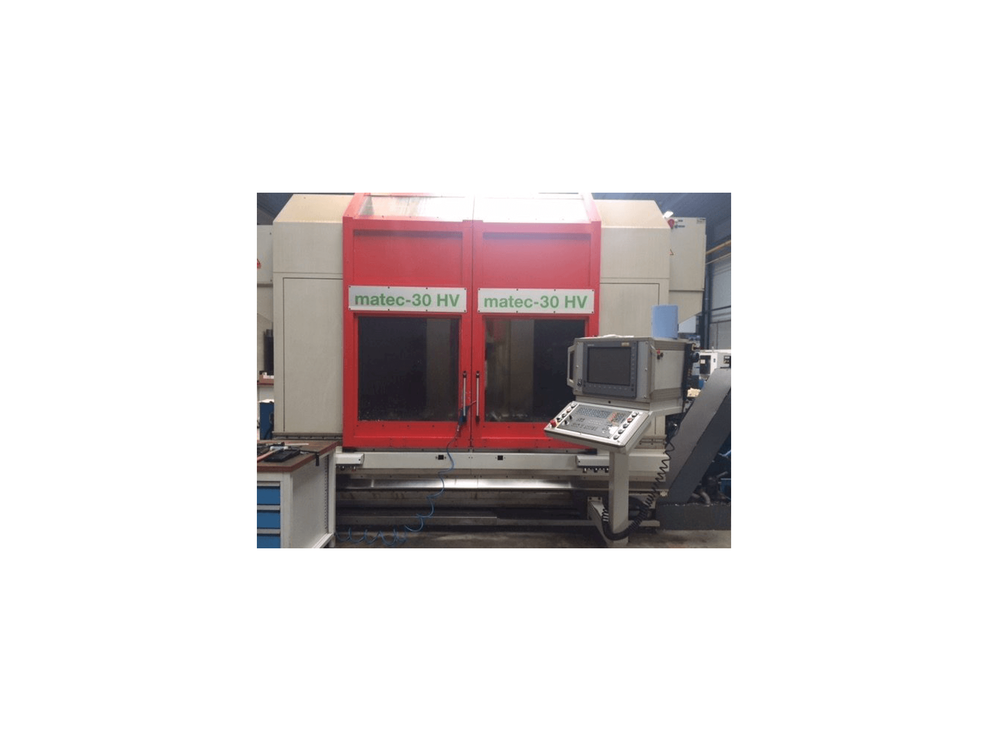 Vista frontal de la máquina Matec 30 HV