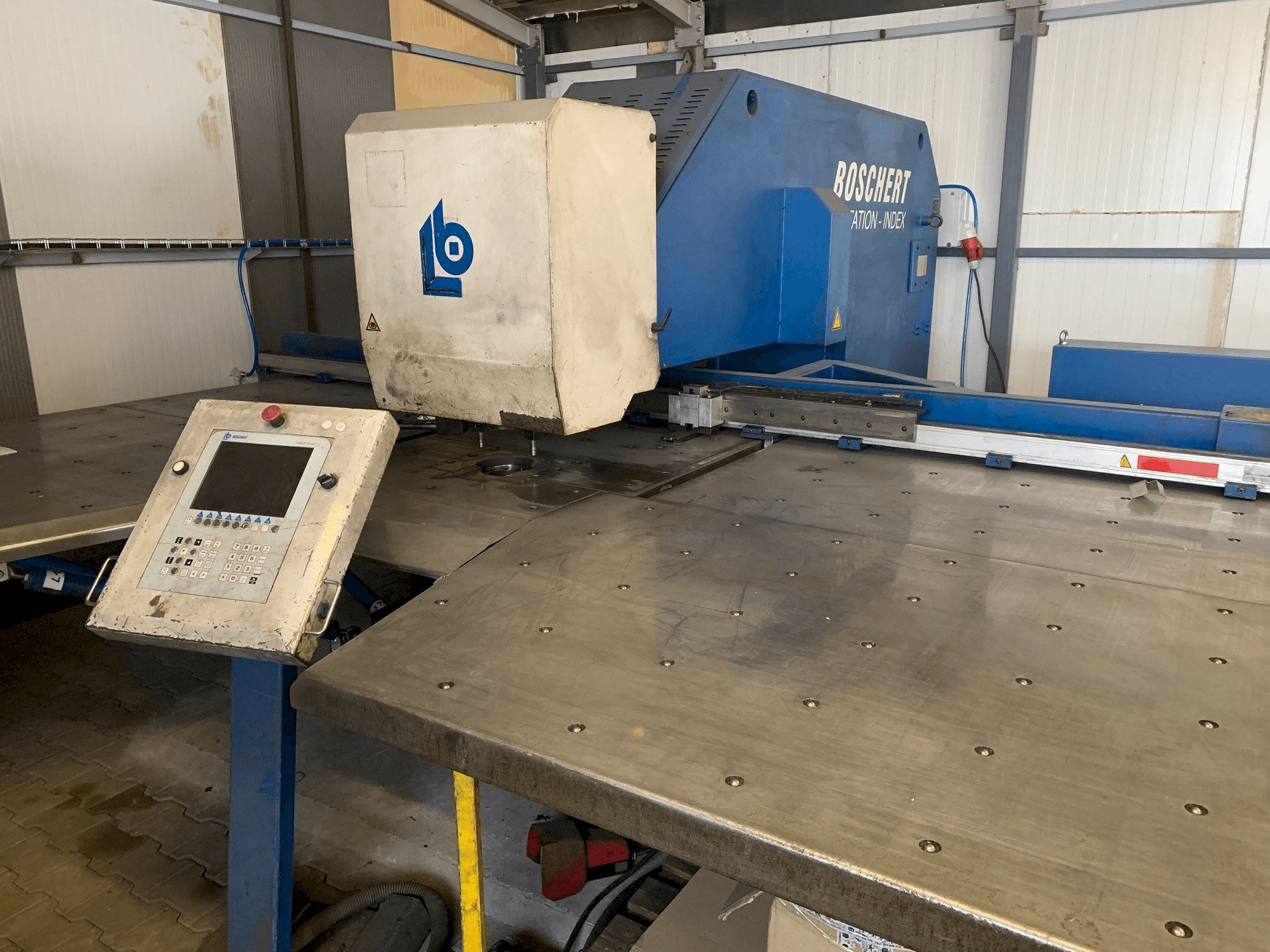 Vista frontal de la máquina Boschert EL 1250 Rota-Index