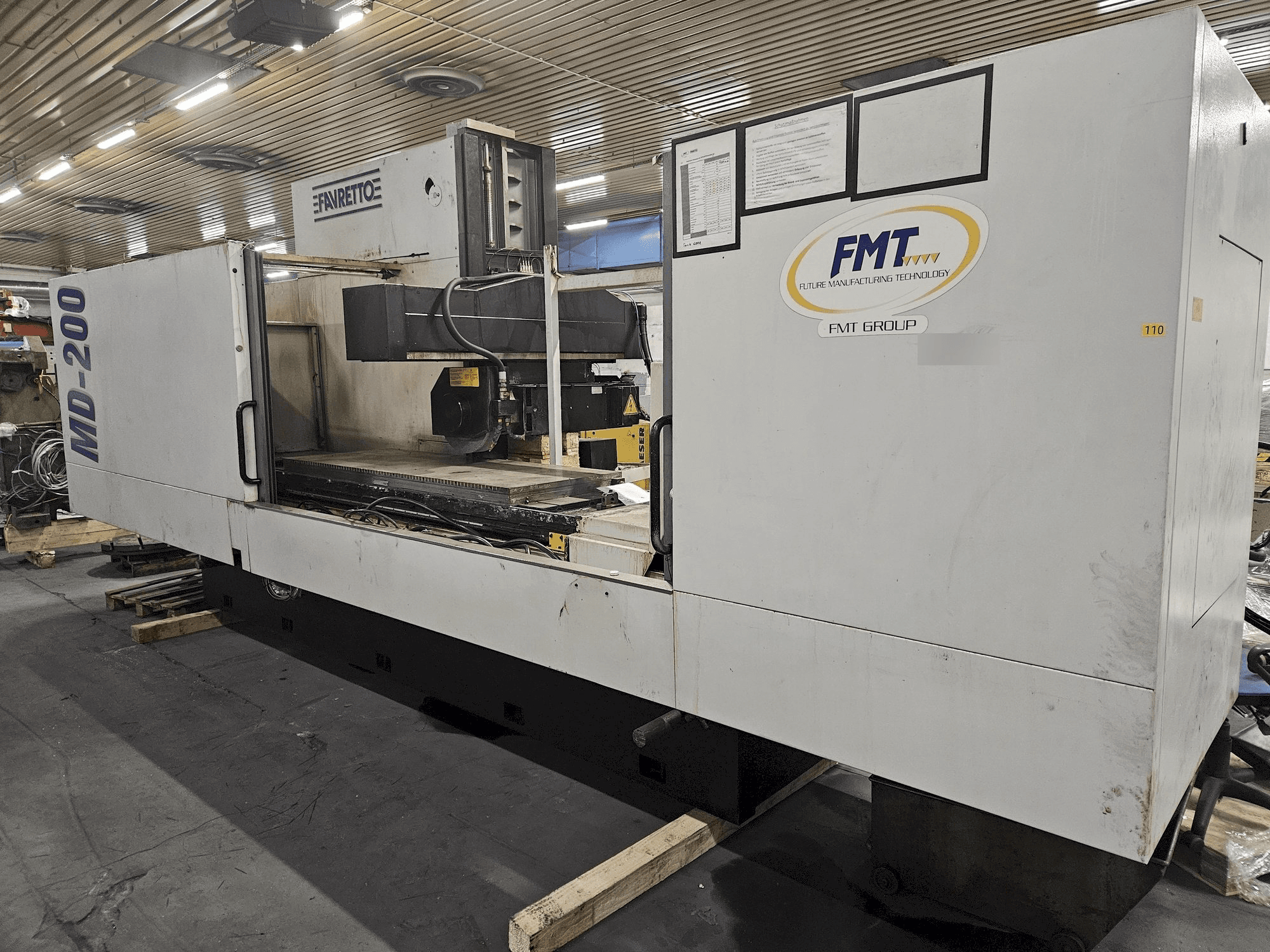 Vista frontal de la máquina FAVRETTO MD 200