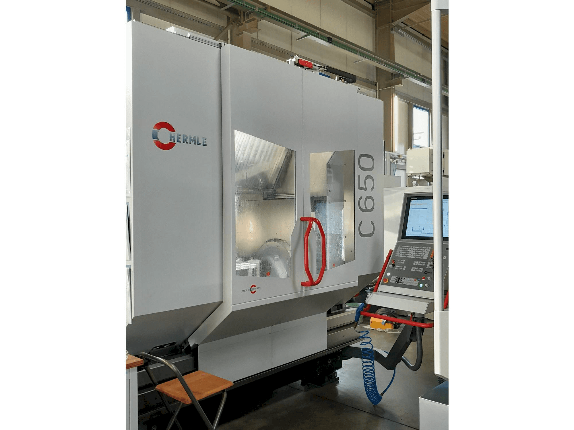 Front view of HERMLE C650 U machine