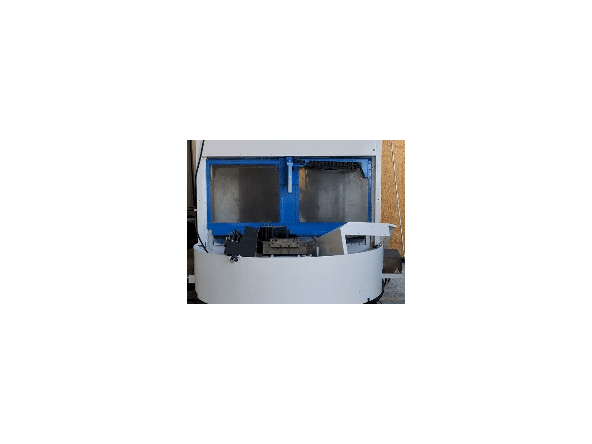 Vista frontal de la máquina TOYODA FA630