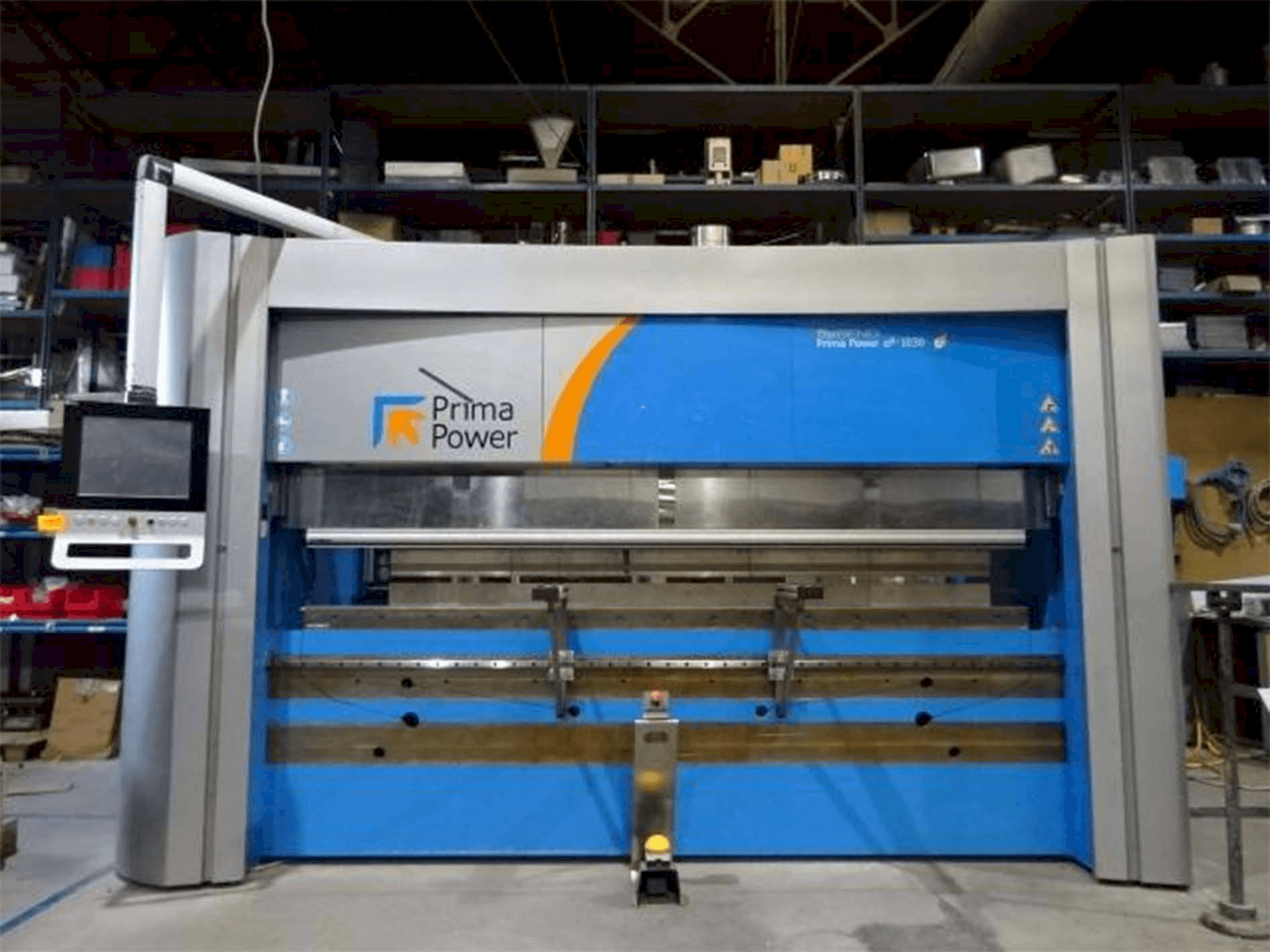 Vista frontal de la máquina Prima Power EP-Brake EP1030
