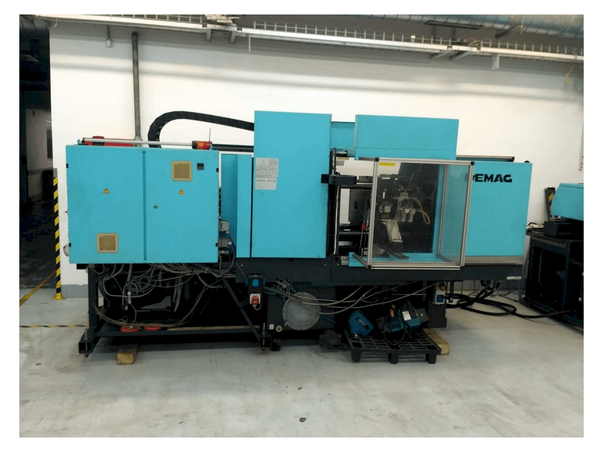 Vista frontal de la máquina DEMAG Ergotech Concept 800-200