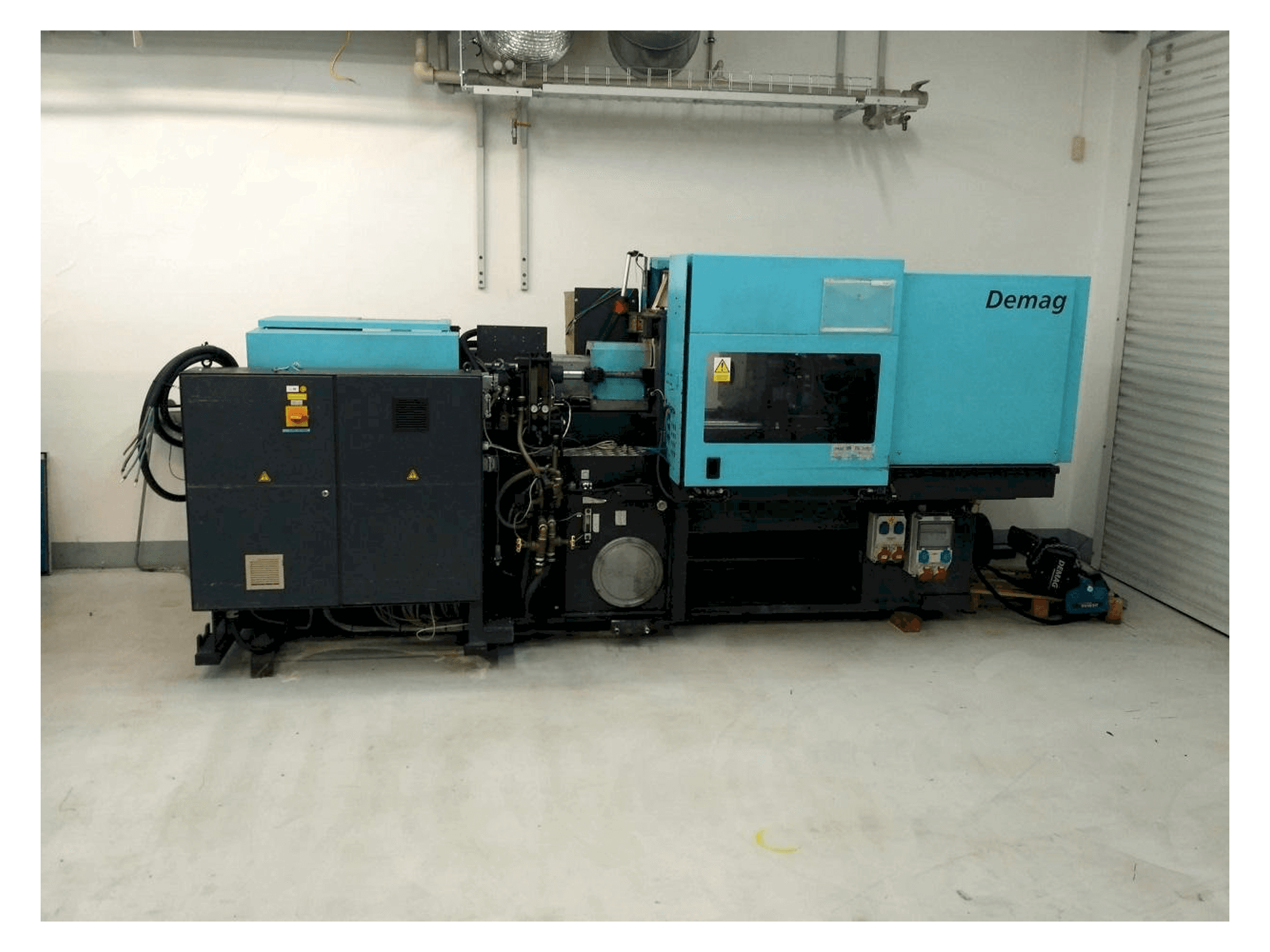 Front view of DEMAG Ergotech Concept 800/420-310 machine