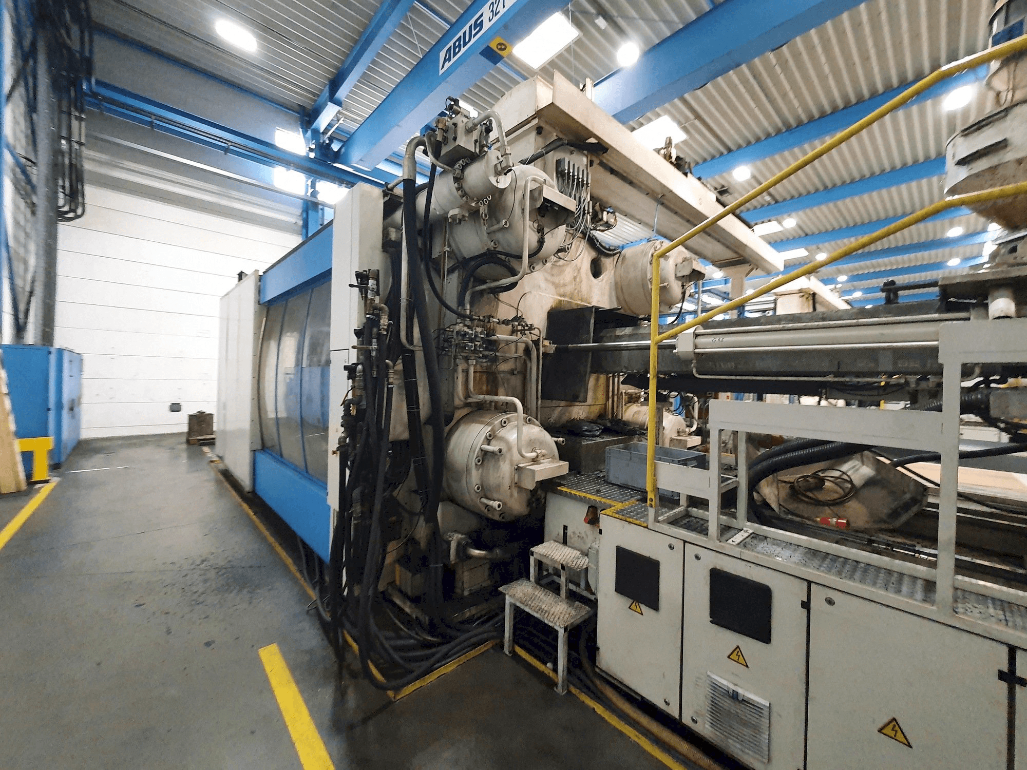 Vista frontal de la máquina Engel ES 16050/2000 Duo