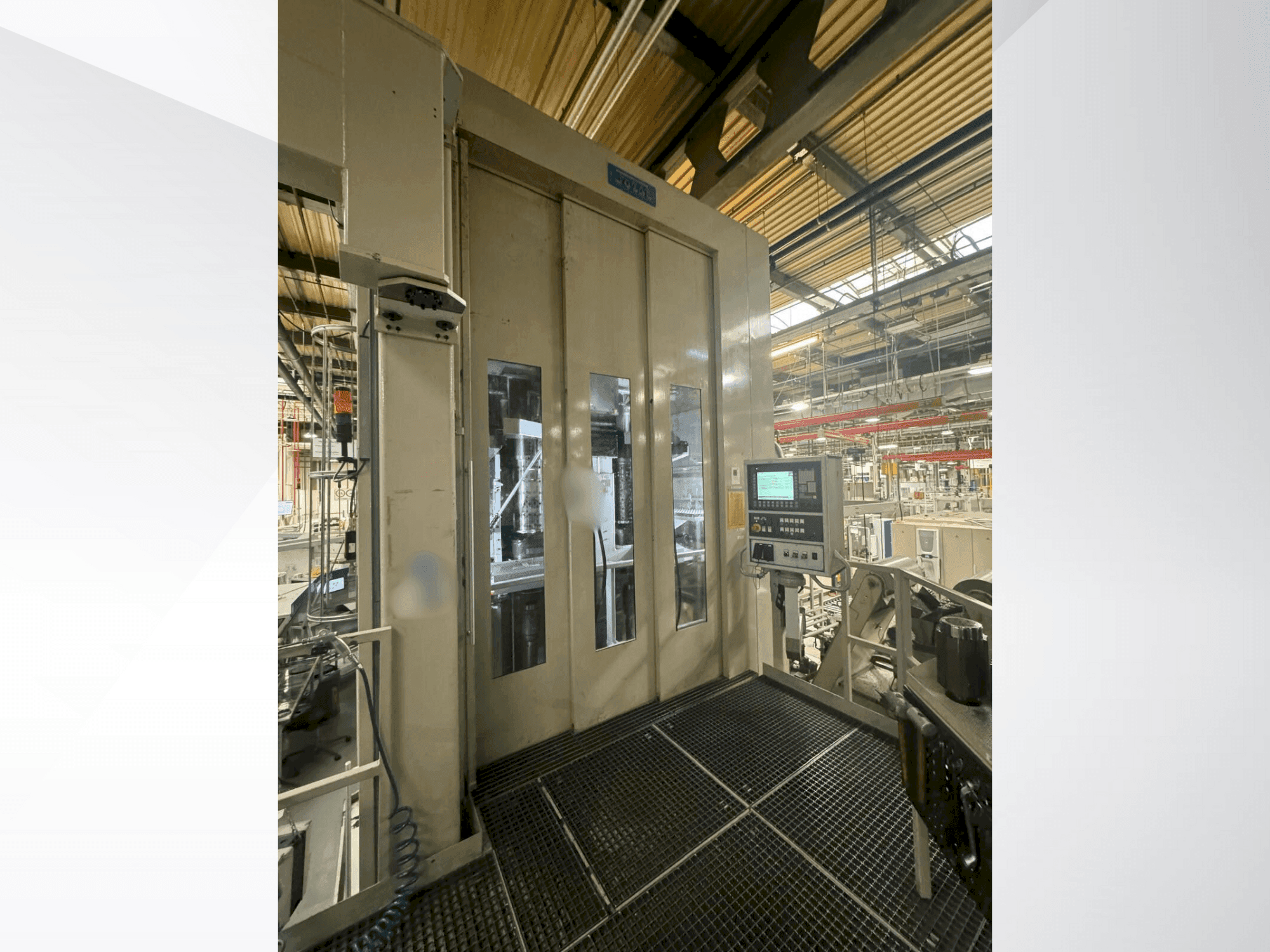 Vista frontal de la máquina FORST RTSA 32x1600x630