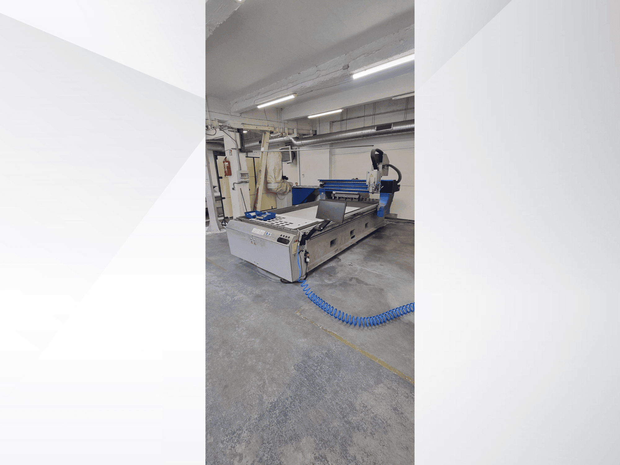 Front view of MECANUMERIC Mecapro 3015 machine