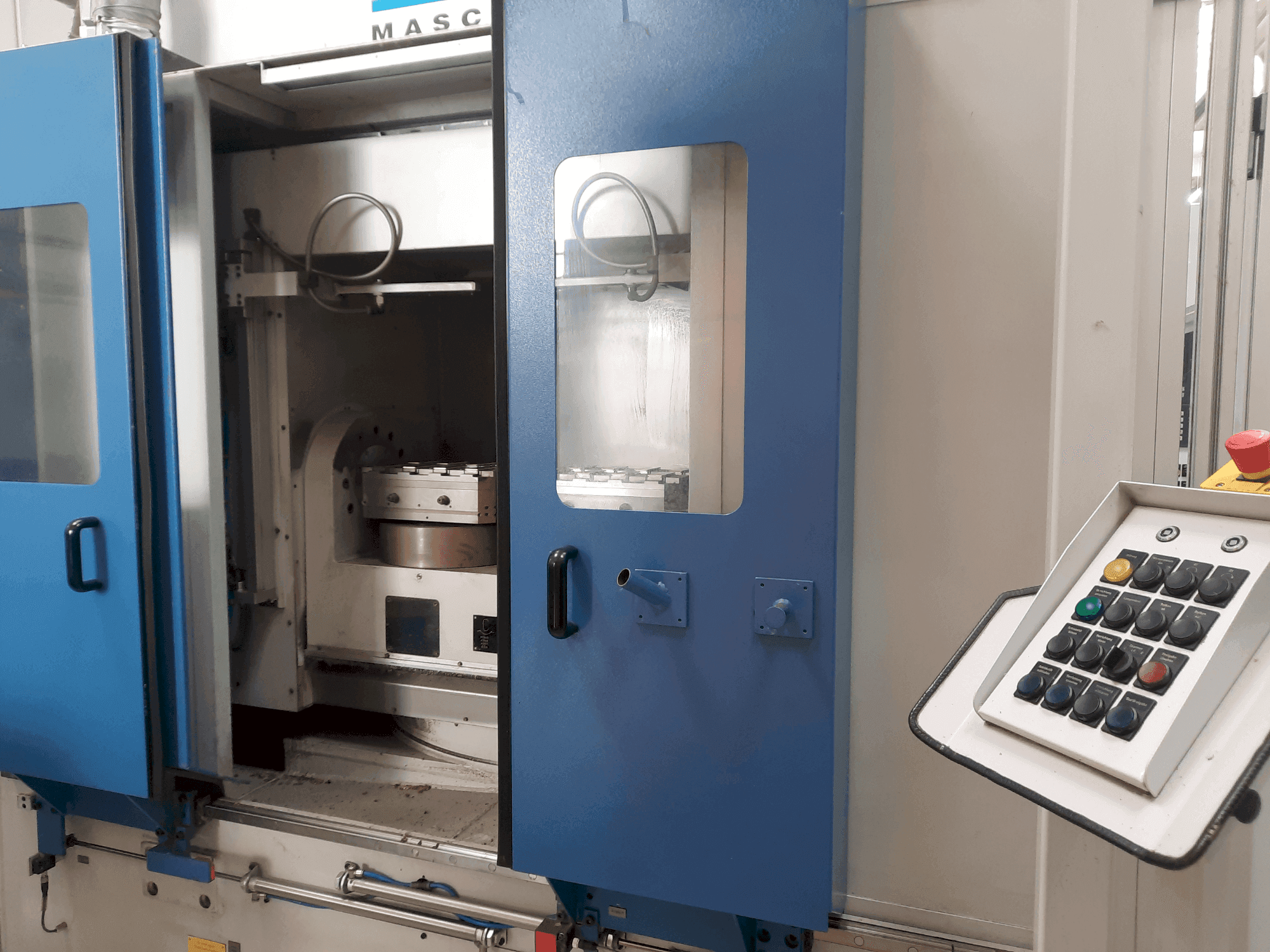 Vista frontal de la máquina SCHMID SE 371