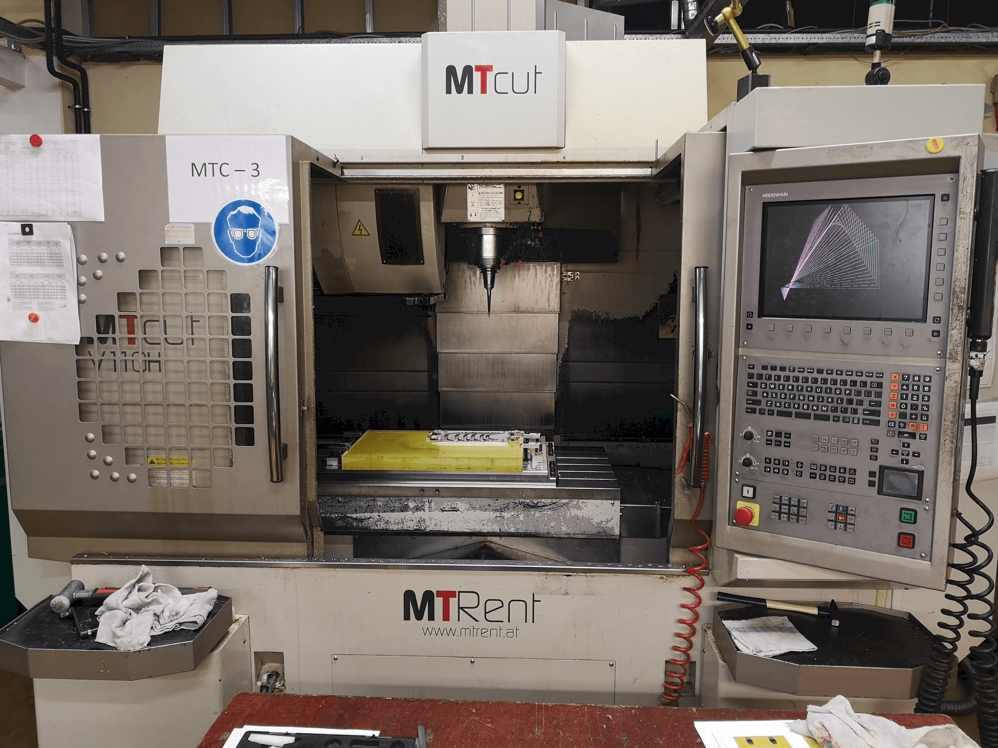Front view of MT Cut V110H machine