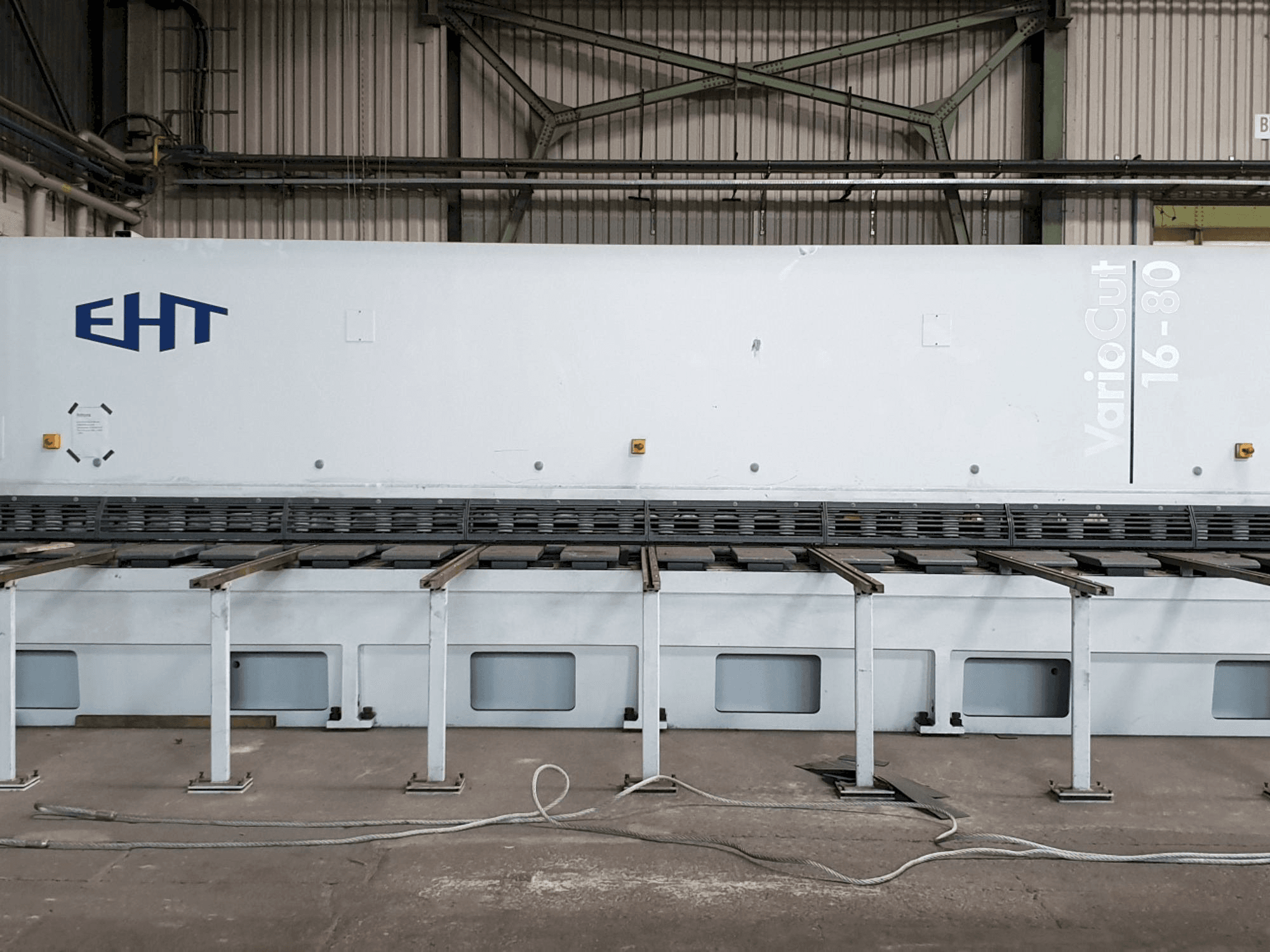 Front view of EHT VarioCut 16-80 machine