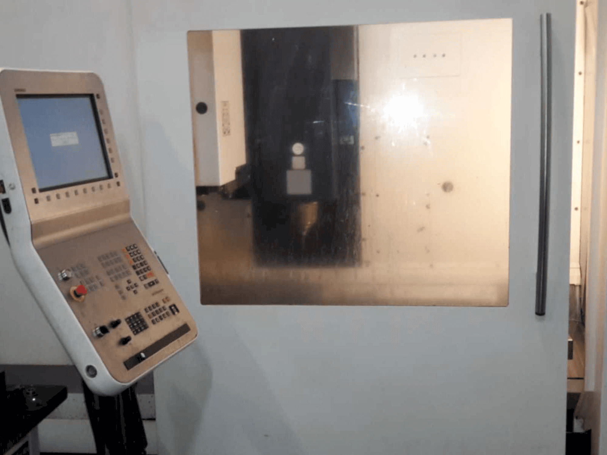 Vista frontal de la máquina DMG DMC 1035 V ECO