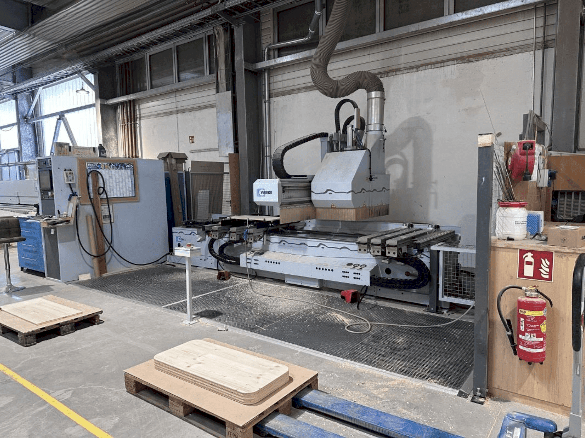 Front view of Weeke OPTIMAT BHC 550 machine