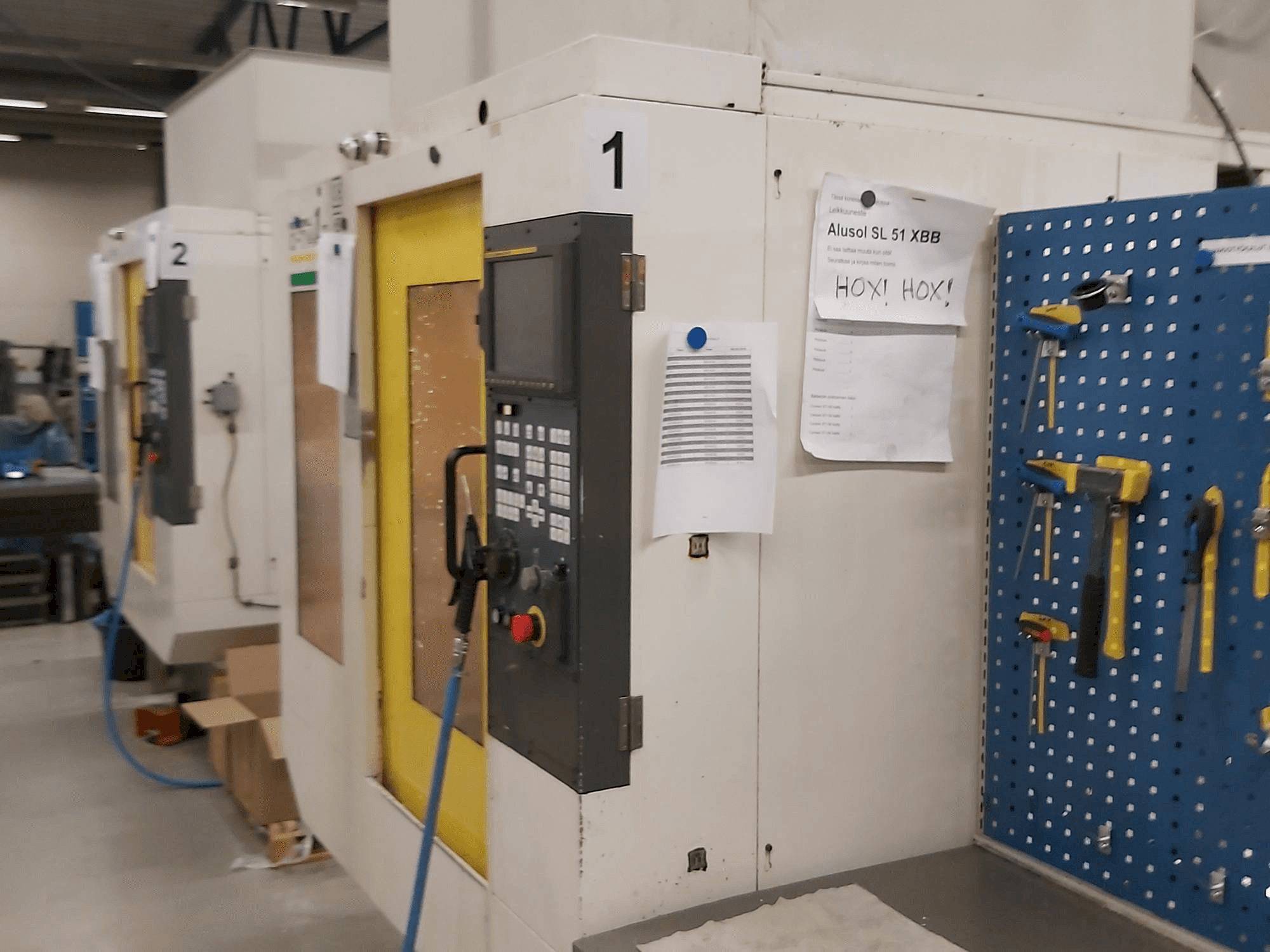 Vista frontal de la máquina FANUC Robodrill alfa-T14iA