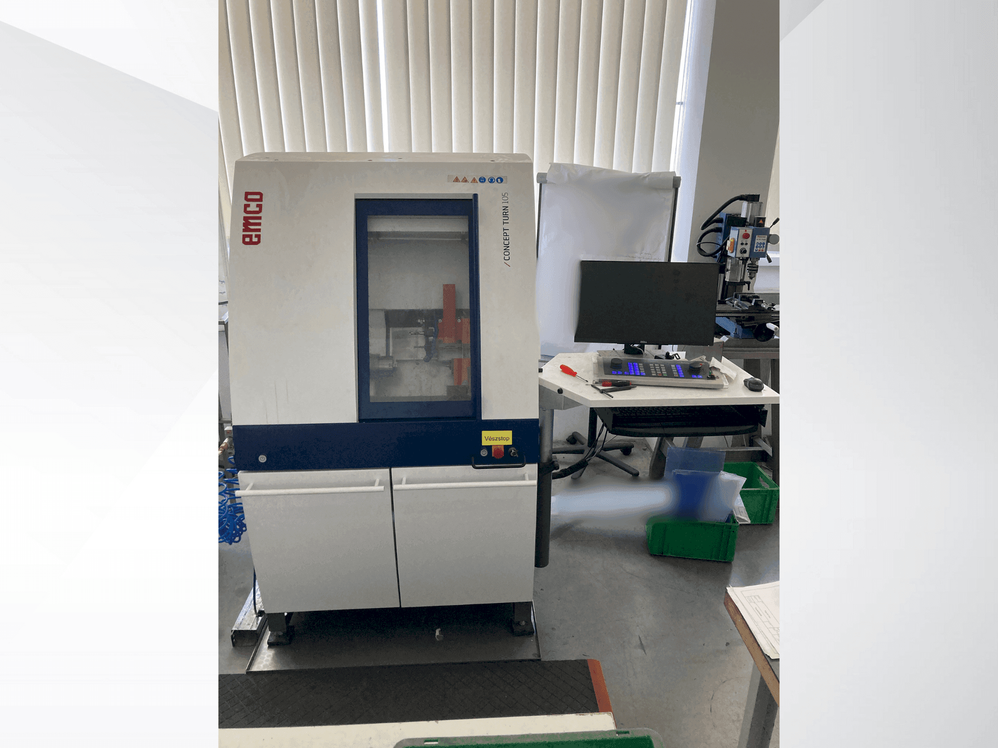 Vista frontal de la máquina EMCO Concept Turn 105