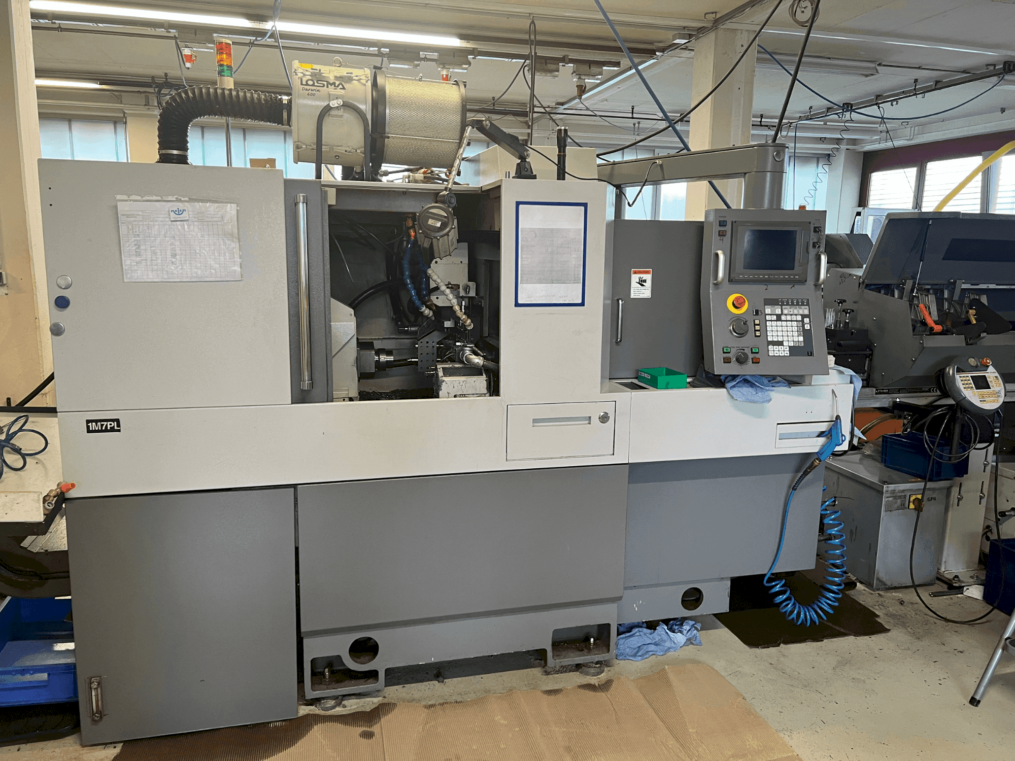 Vista frontal de la máquina Citizen A32VIIPL