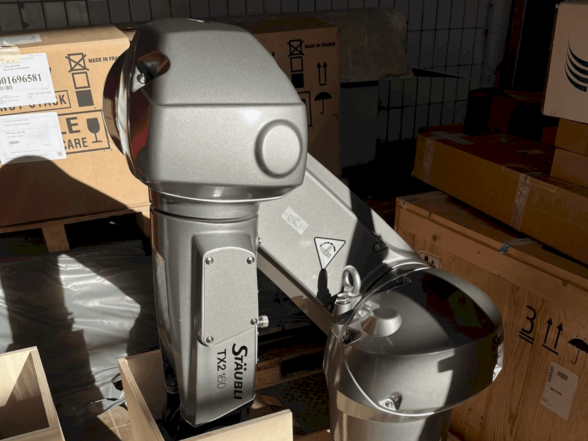 Front view of STAUBLI TX2-160 HE machine