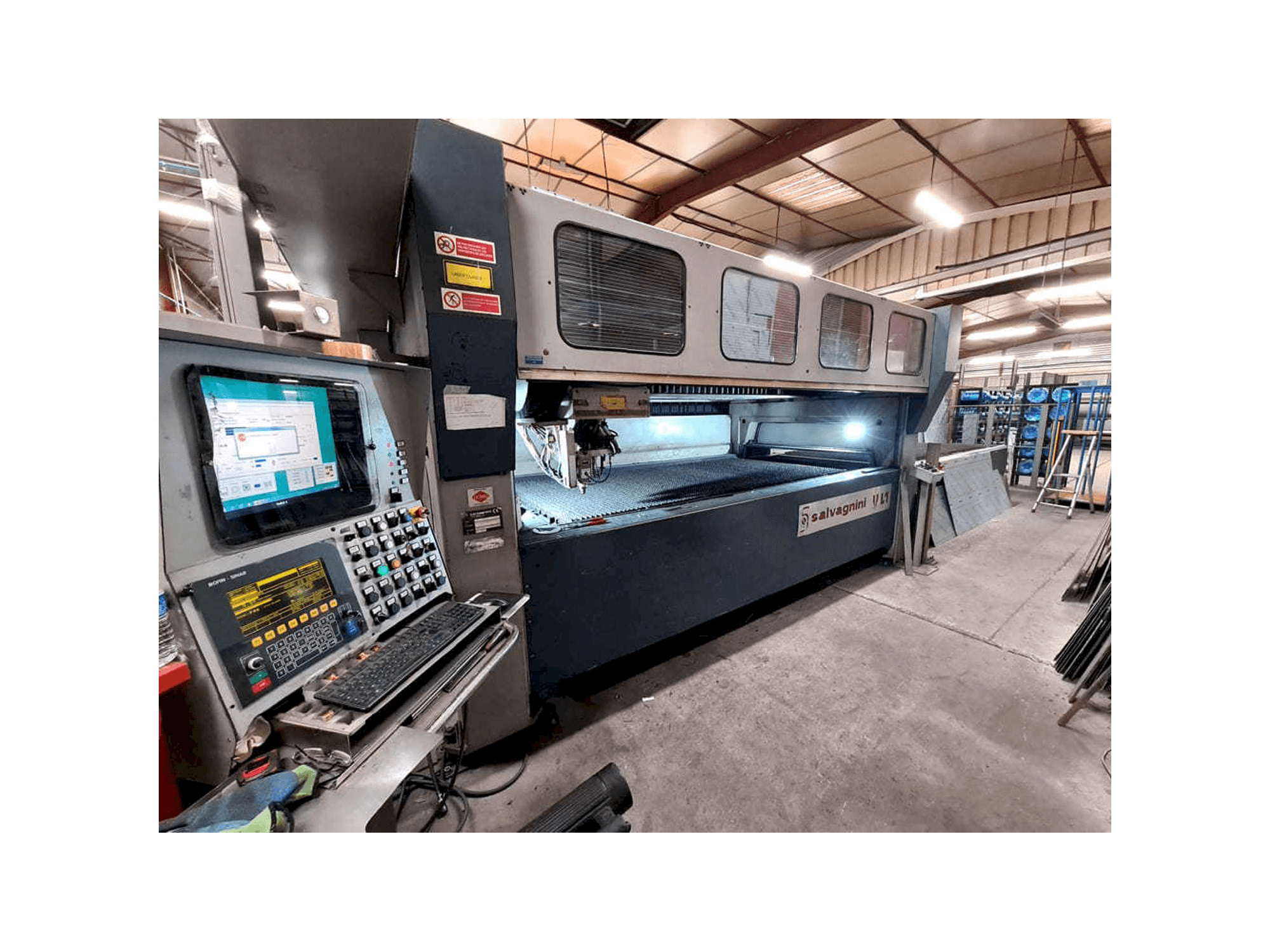 Vista frontal de la máquina Salvagnini VL1