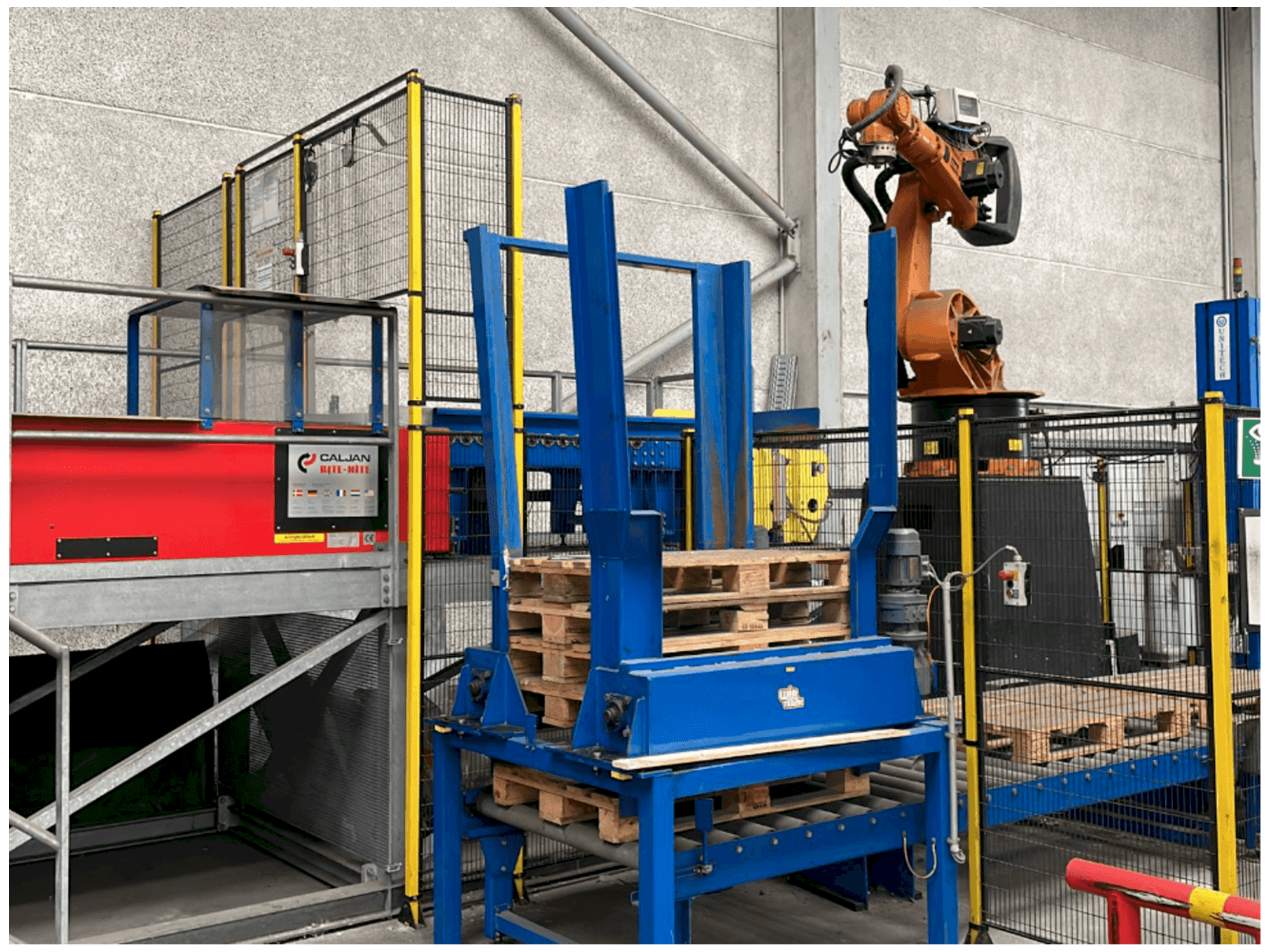 Front view of KUKA 600260060 machine