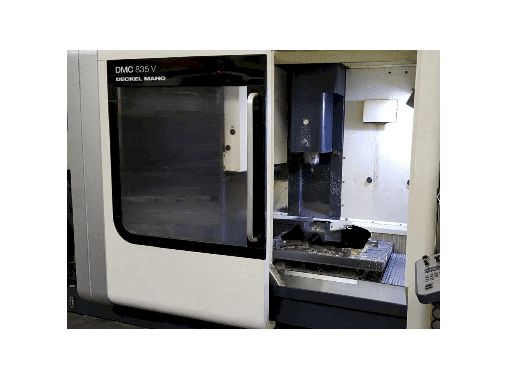 Front view of DECKEL MAHO DMC 835 V machine