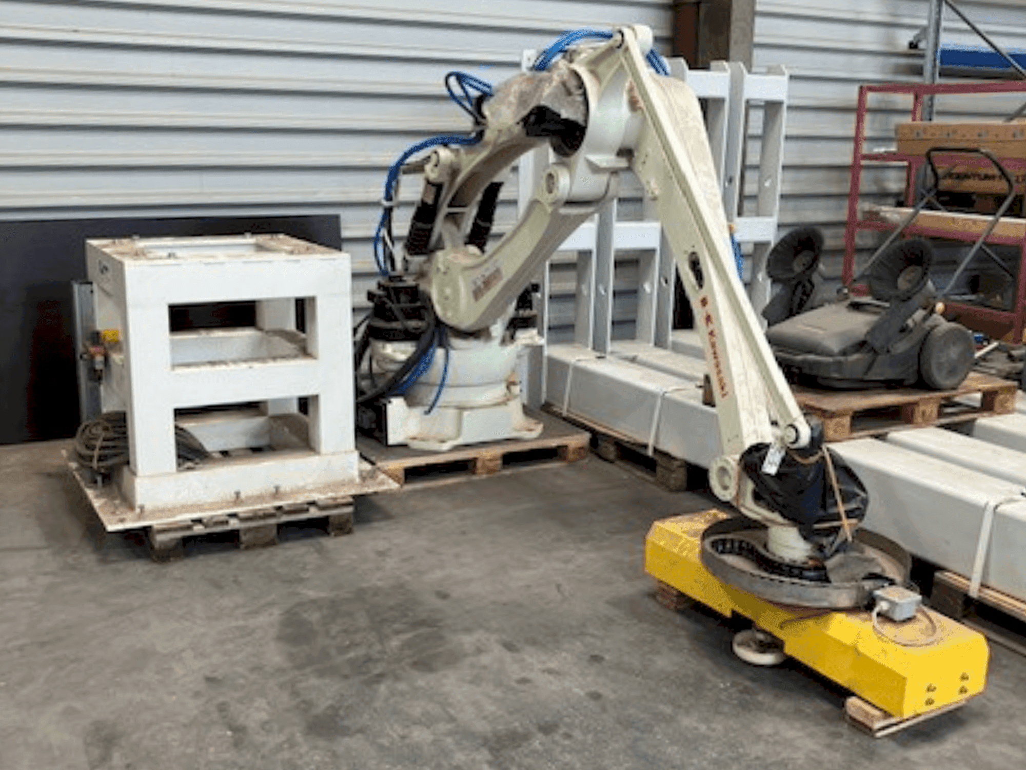 Front view of Kawasaki 3CP180L-AC03 (2018) machine