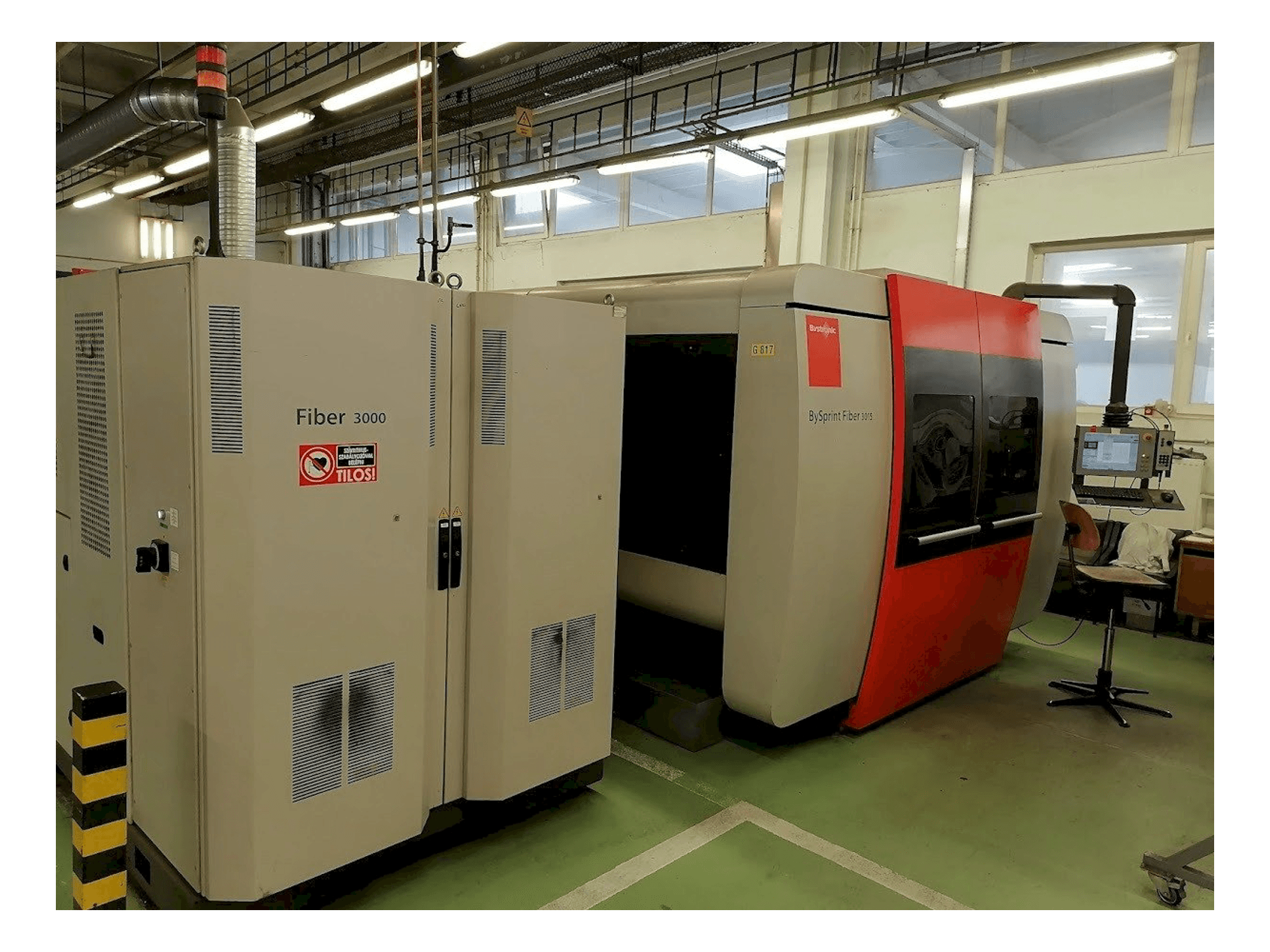 Vista frontal de la máquina Bystronic BySprint Fiber 3015