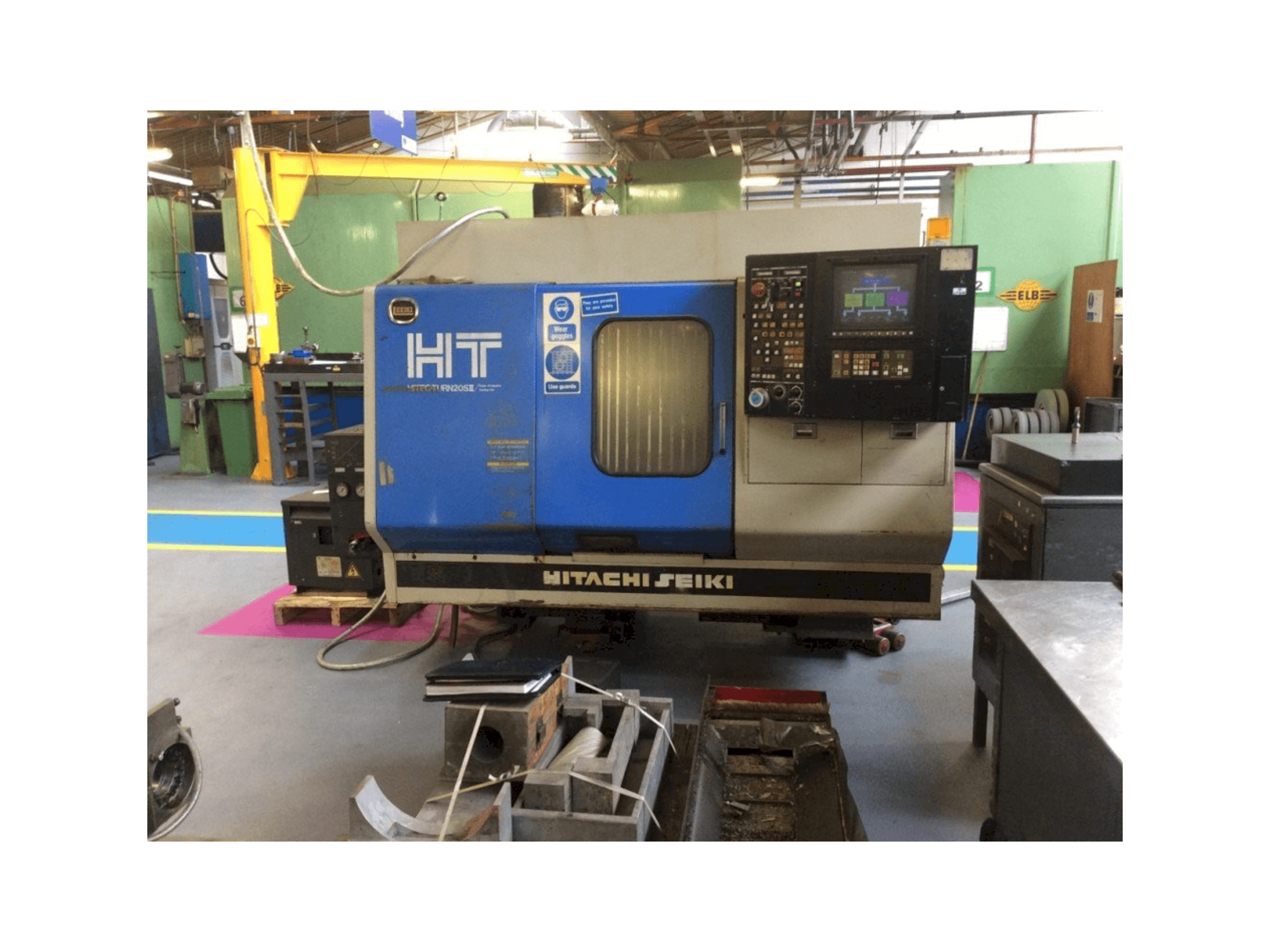 Vista frontal de la máquina HITACHI SEIKI HT20SII